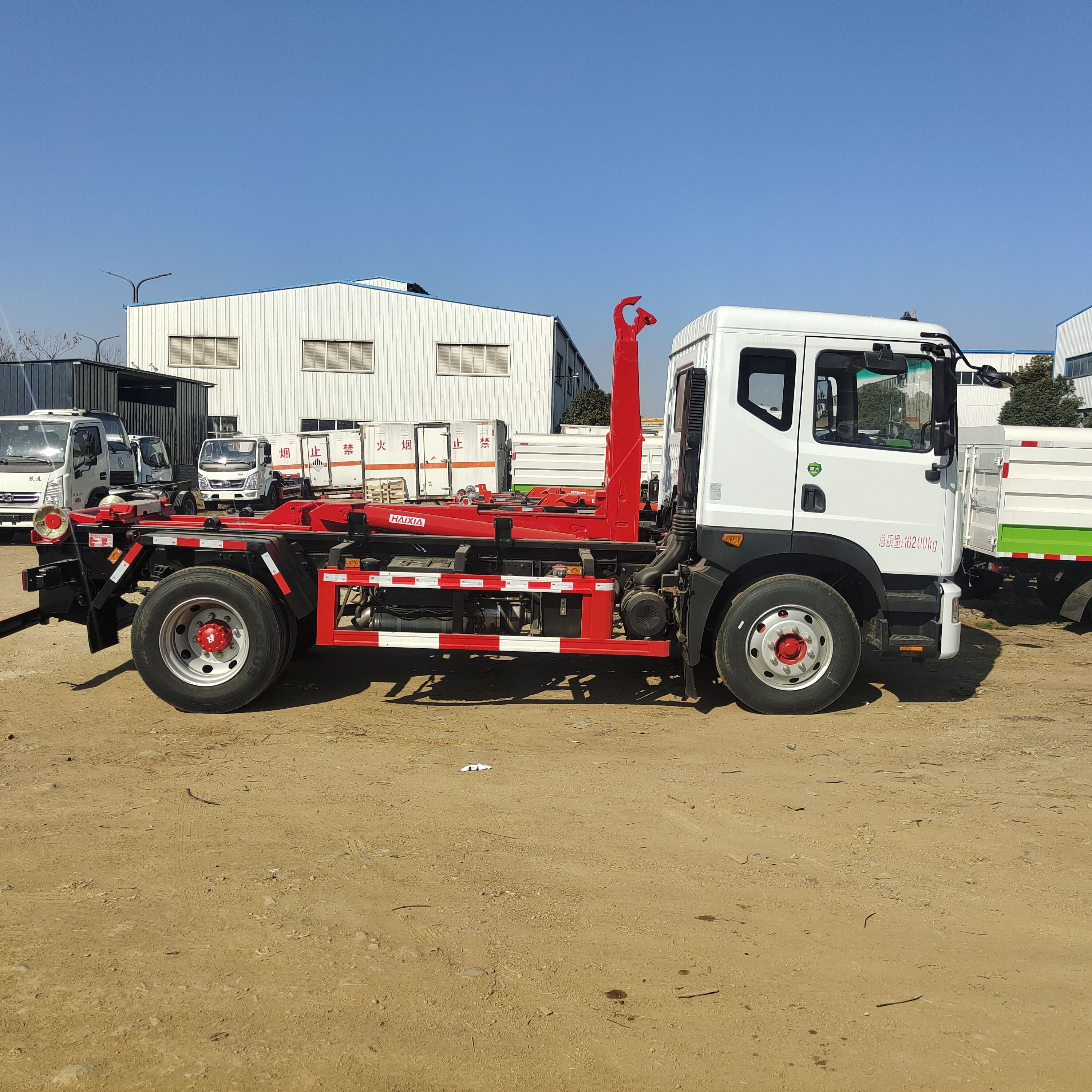 湖南黄牌勾臂式垃圾车 全国包送