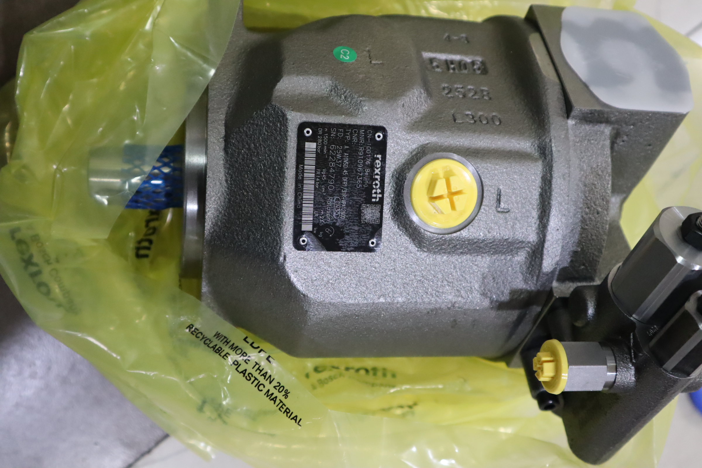 A A10VSO45DFR1/31R-VPA12N00 R910967365 力士乐REXROTH柱塞泵