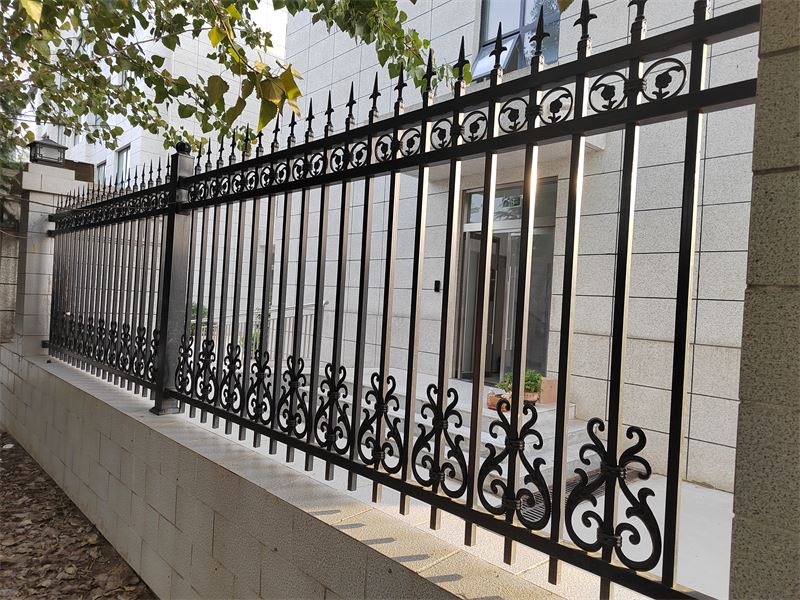 锌钢围墙护栏 小区安全围栏联系电话