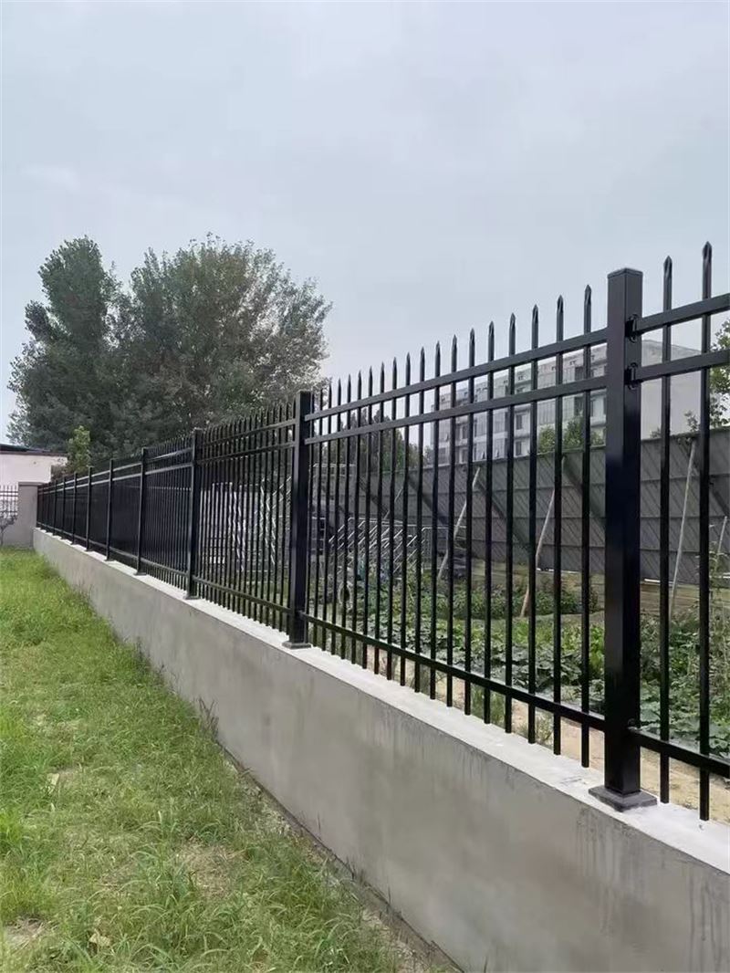三横梁锌钢护栏 小区安全围栏用于哪些领域