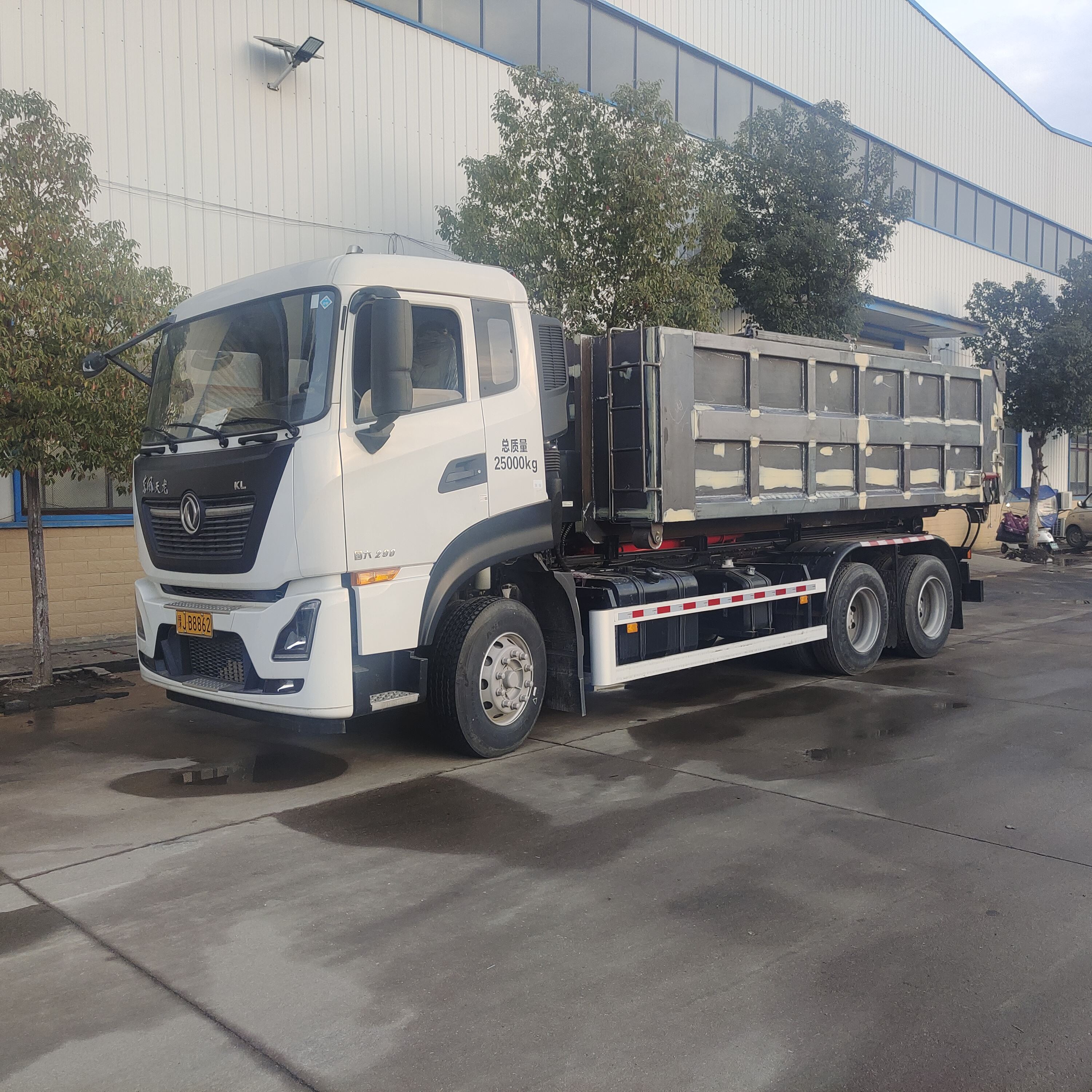 湖南12方勾臂式垃圾车 生产厂家