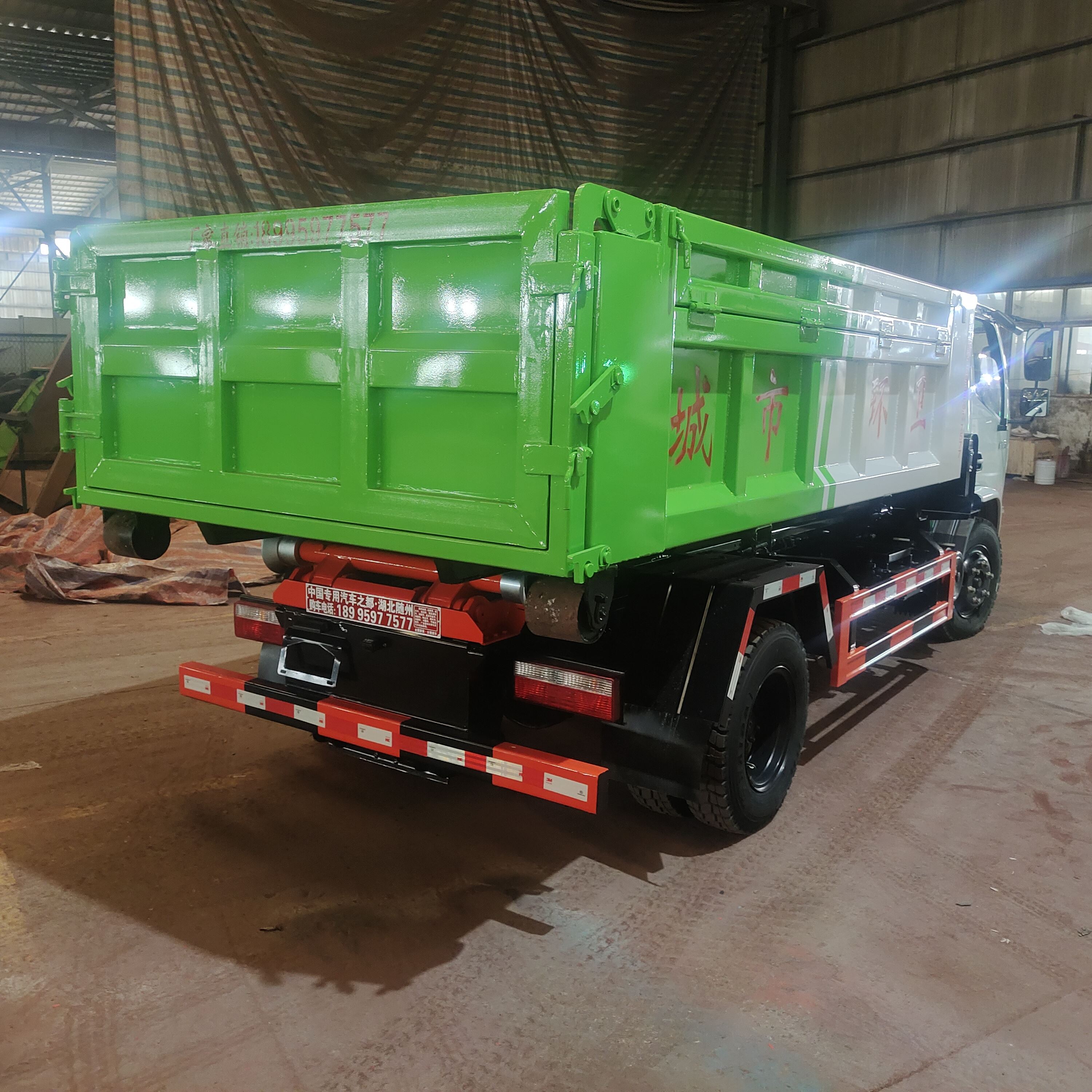 湖南3吨勾臂式垃圾车 全国包送