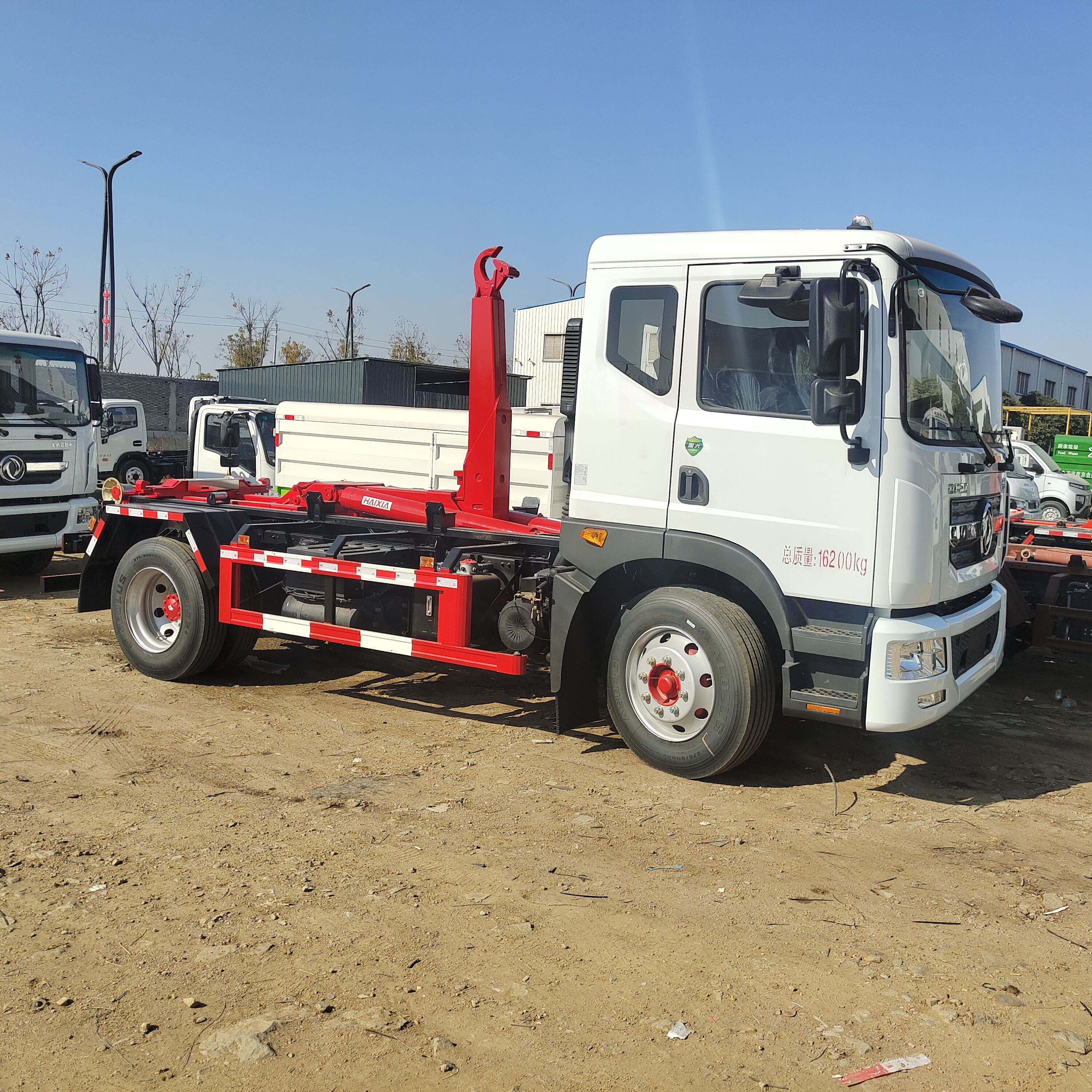 湖南10方勾臂式垃圾车 全国质保