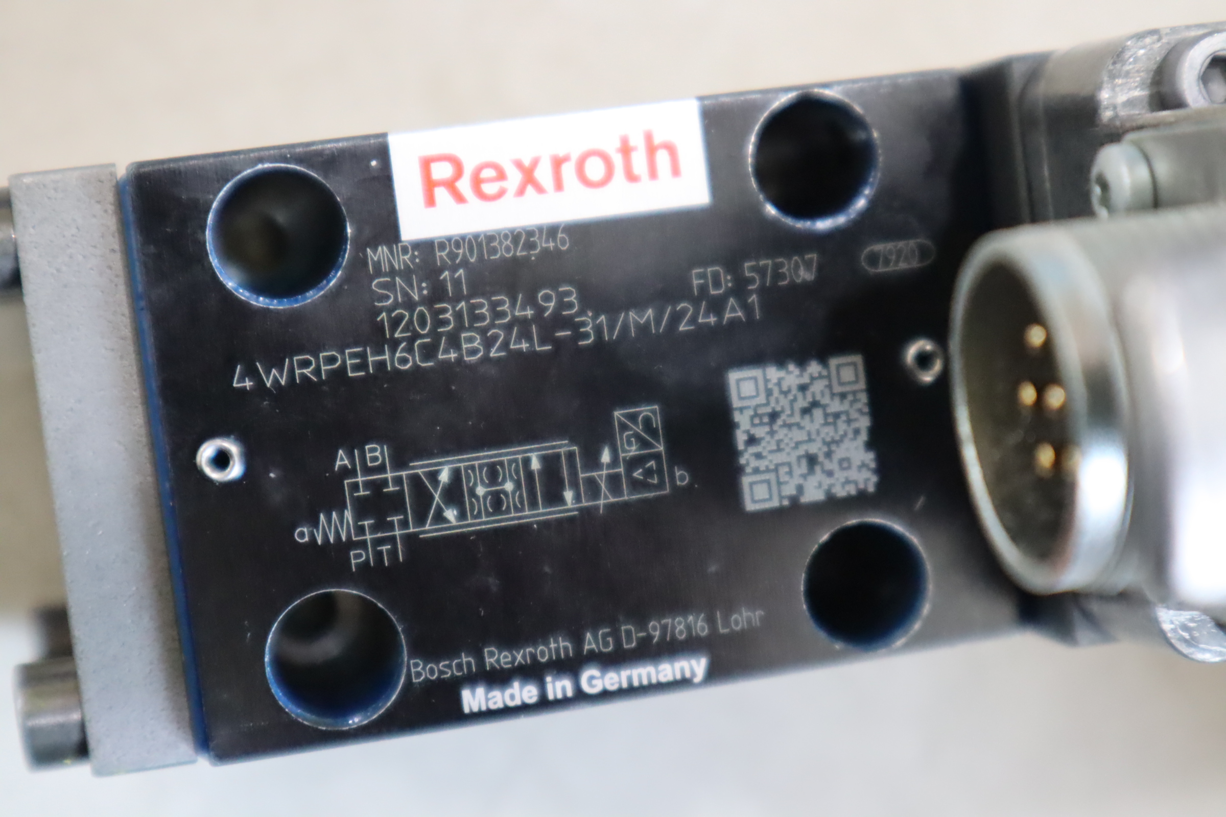 4WRPEH6C4B24L-3X/M/24A1 R901382346 力士乐REXROTH比例阀