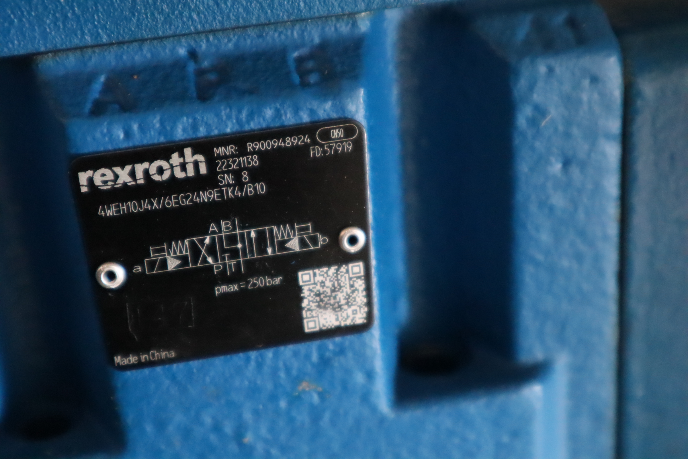 4WEH10J4X/6EG24N9ETK4/B10 R900948924 德国力士乐REXROTH电液阀