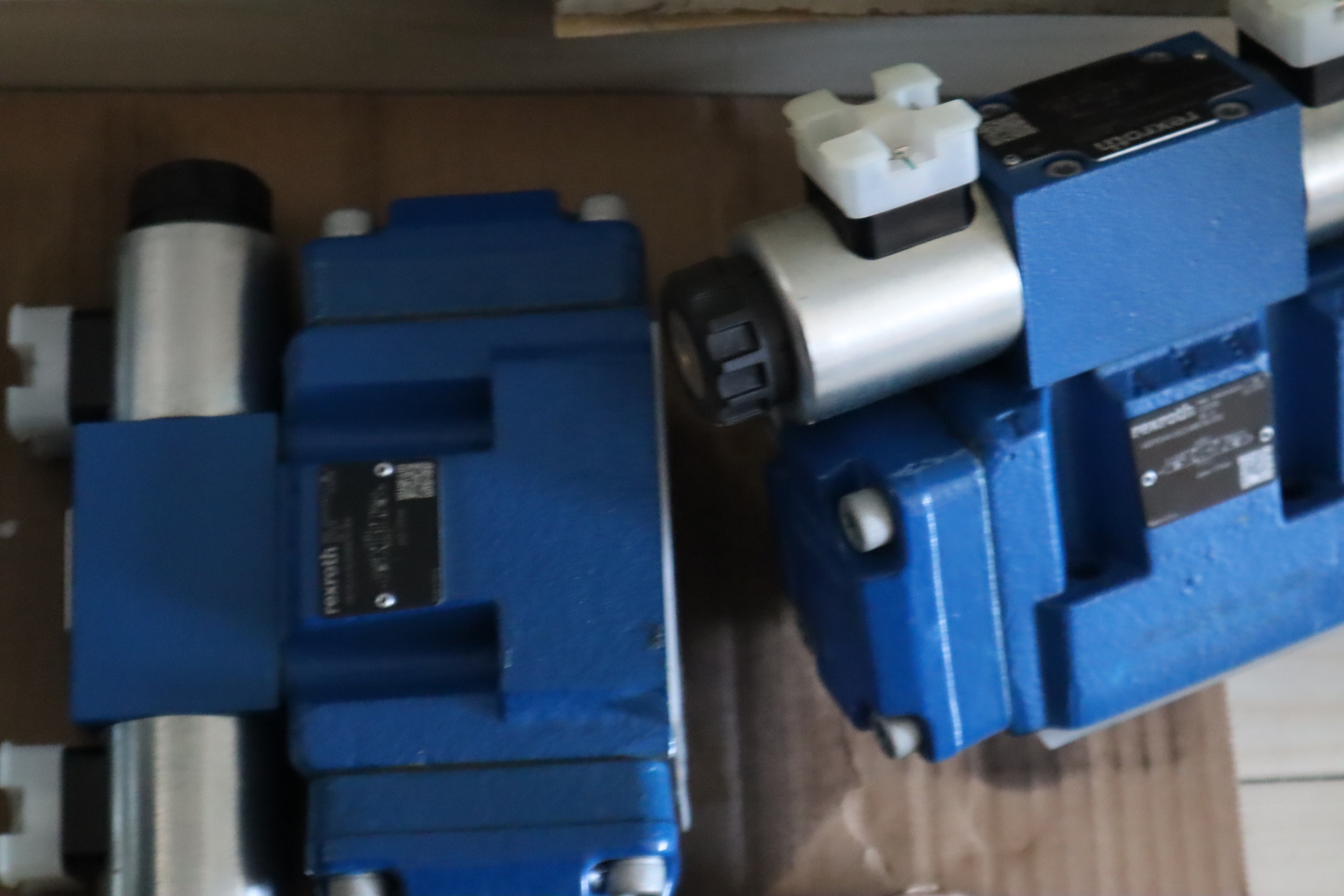 4WEH10J4X/6EG24N9ETK4/B10 R900948924 德国力士乐REXROTH电液阀