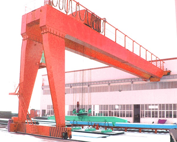  半门式起重机 的固定端与行走端 的设计有那些关键要求