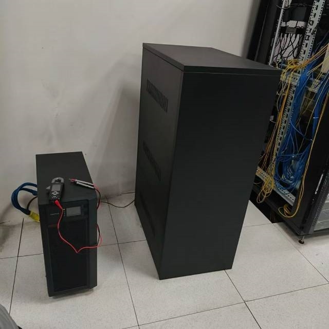 山特UPS不间断电源