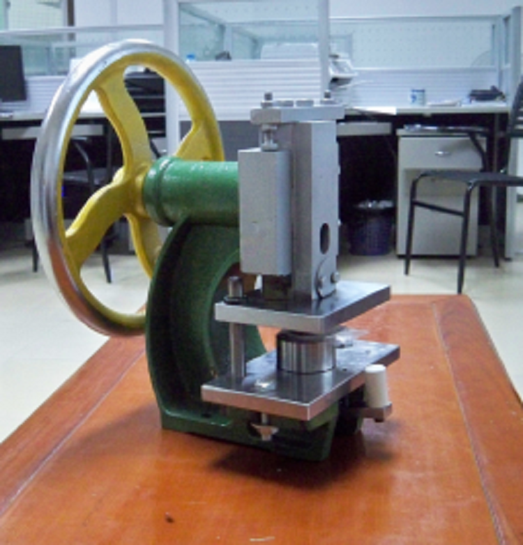 纽扣电池冲片机 型号:DF-408351 库号：D408351