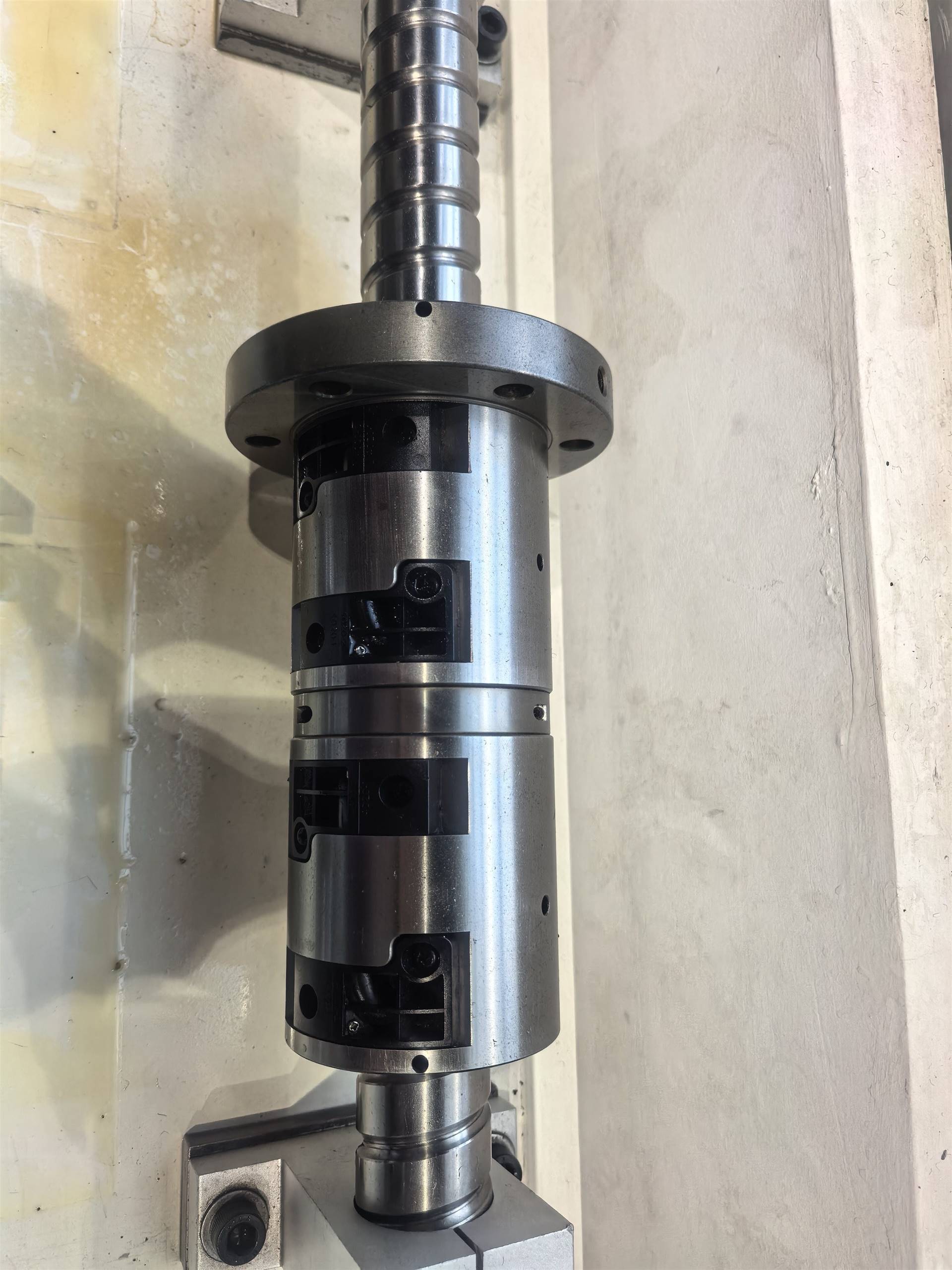 重载型滚珠丝杆