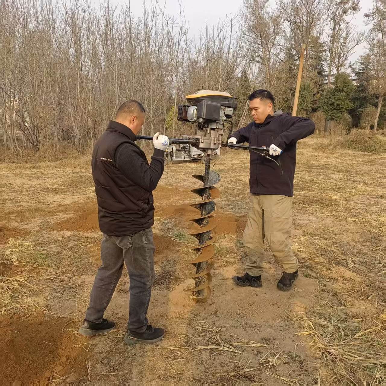 光伏小蜜蜂打孔机山地栽杆立柱基础打洞机管桩掏土清孔螺旋钻机