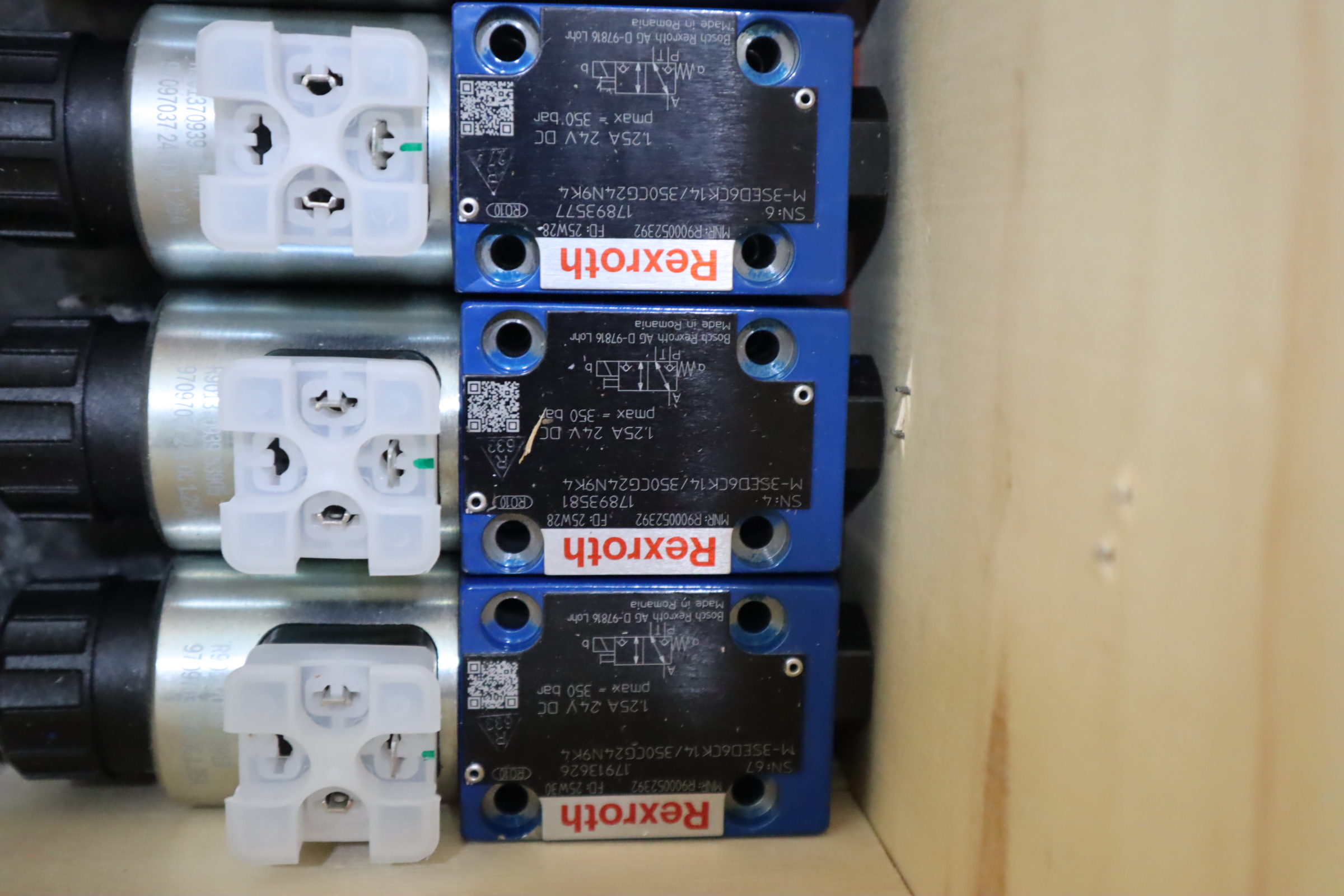 M-3SED6CK14/350CG24N9K4 R900052392 力士乐REXROTH电磁阀