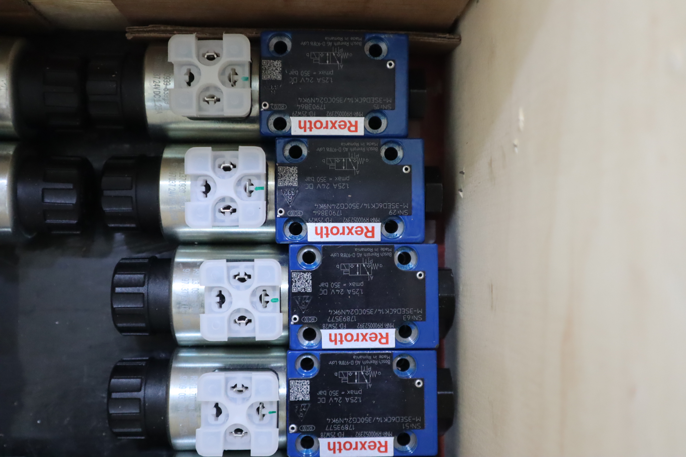 M-3SED6CK14/350CG24N9K4 R900052392 力士乐REXROTH电磁阀