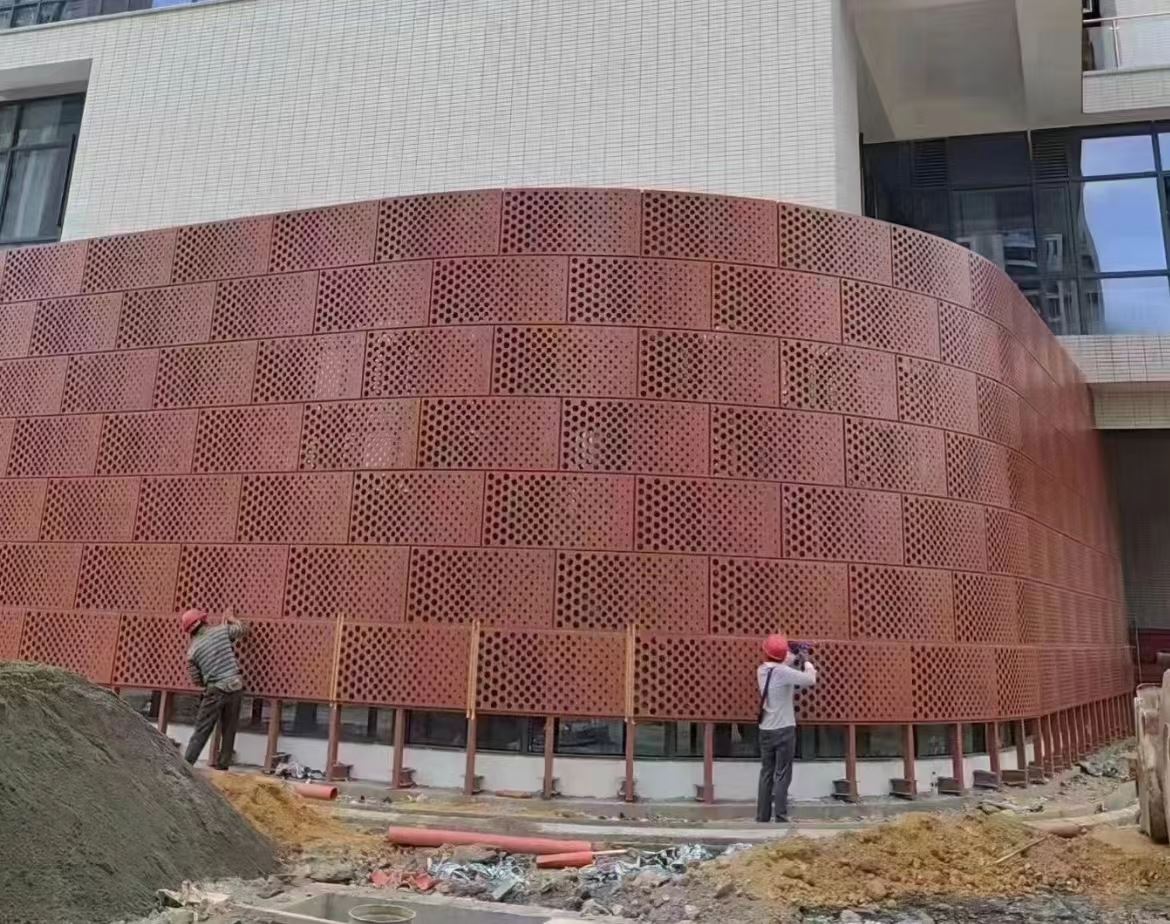 金霸泰冲孔铝板深加工定制尺寸包梁