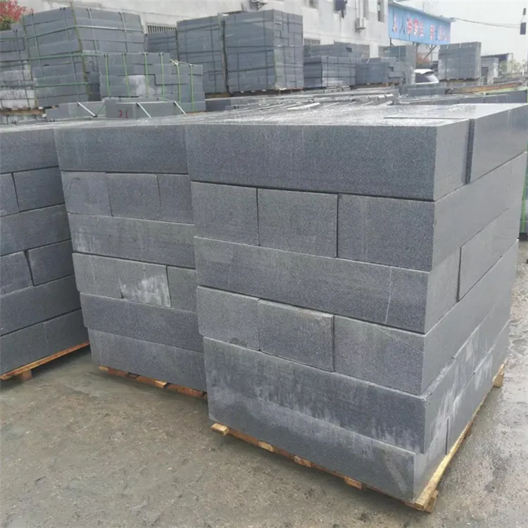 芝麻灰石材生产厂家 火烧面光面耐腐蚀耐磨 定制大规格尺寸