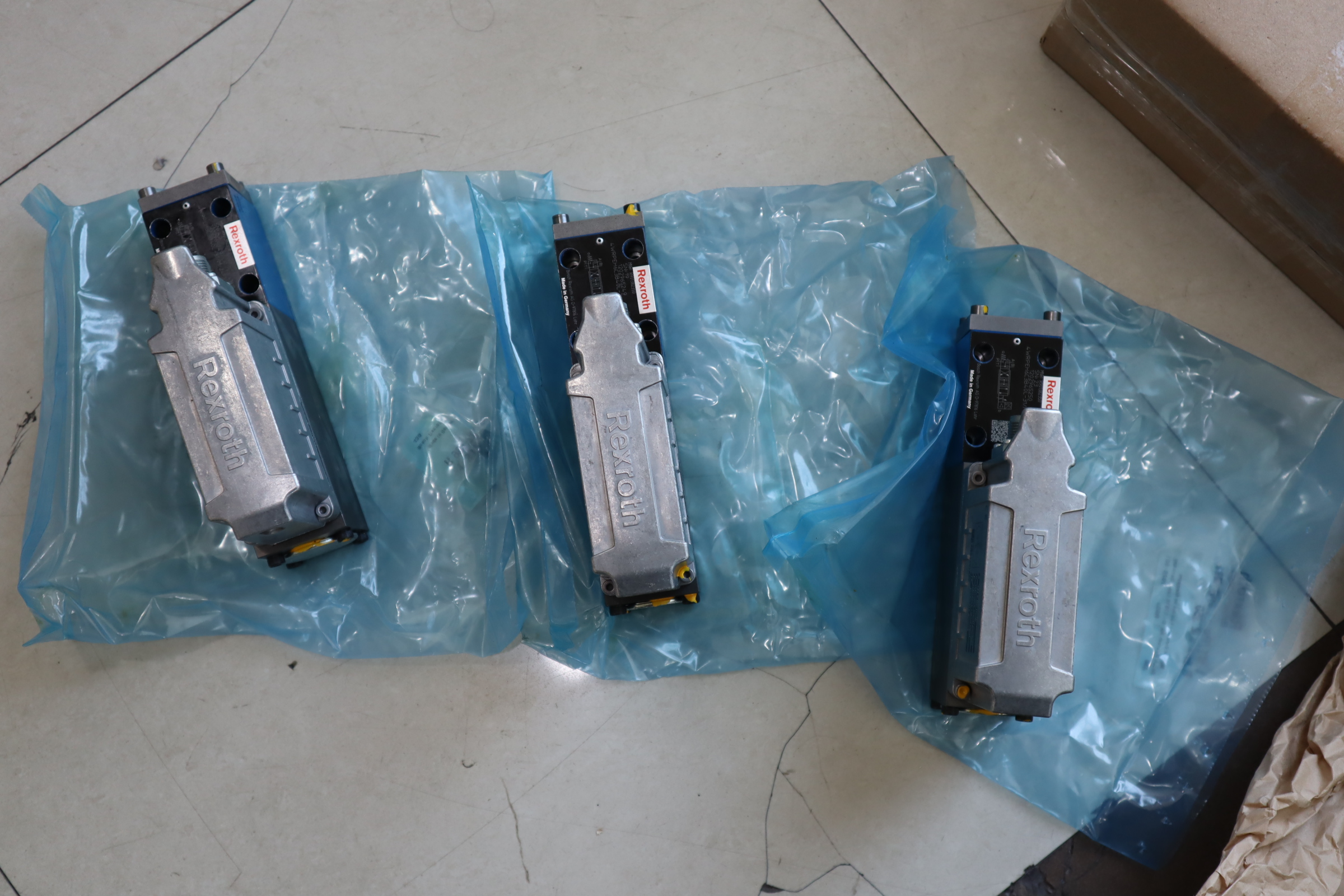 4WRPEH6C3B40L-31/M/24F1 R901382350 德国力士乐REXROTH高频响阀