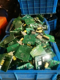 上海临港镇多层PCB电路板回收 淘汰电子废料处理 料件回收