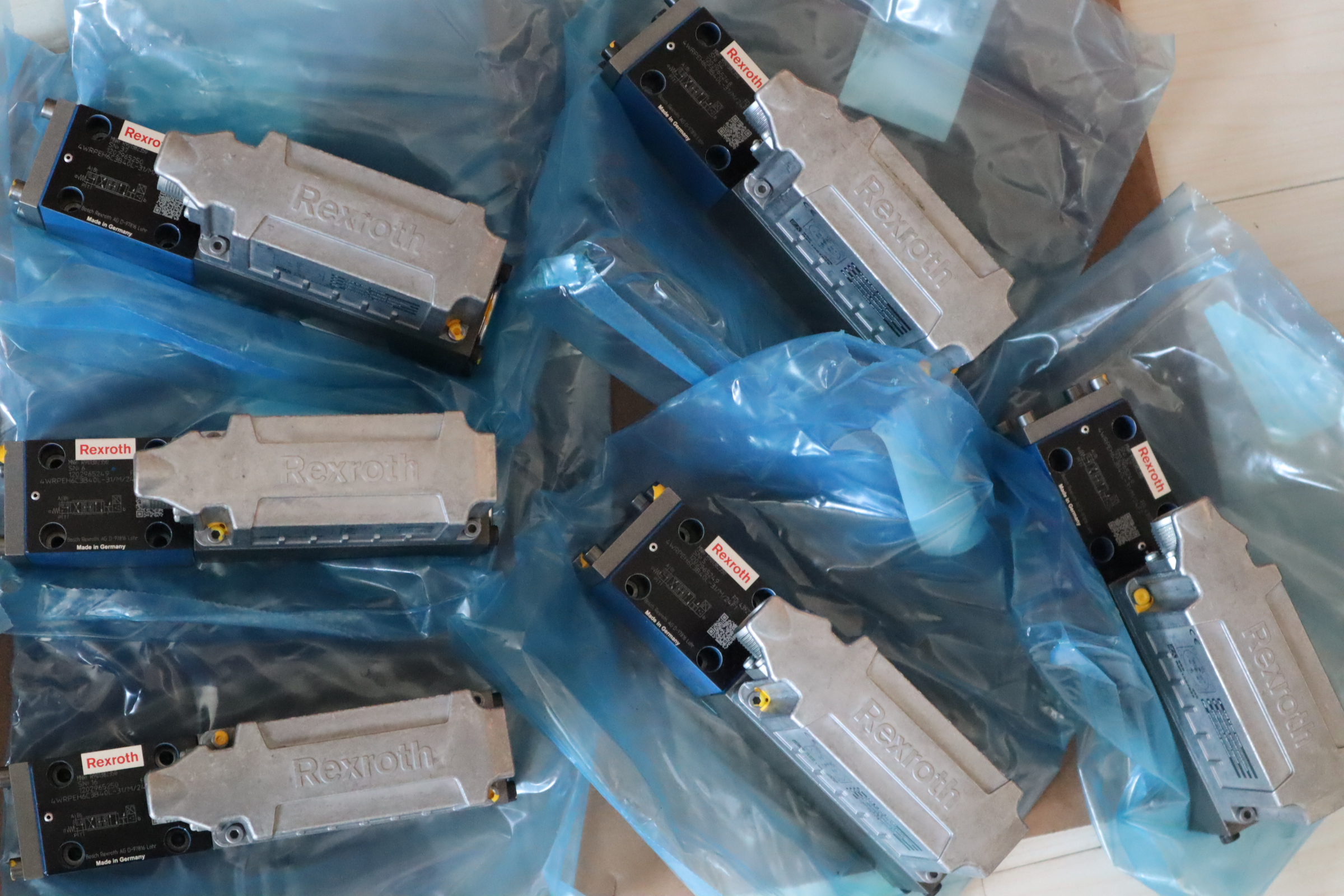 R901382350 4WRPEH 6 C3 B40L-3X/M/24F1力士乐品牌的比例阀 