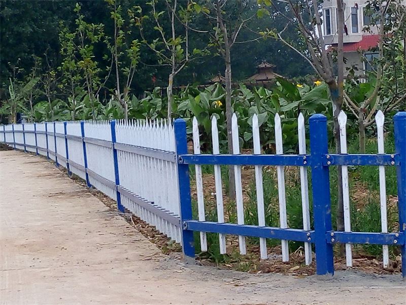 锌钢防护栏 学校安全围栏哪家好