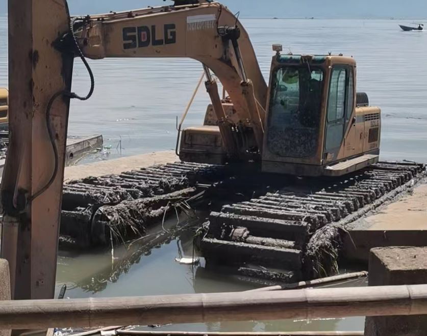 菏泽水上钩机出租公司电话