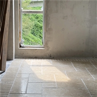 米黄色莱姆石小方砖 罗曼米黄皮革面 米黄洞石仿古背景墙石材