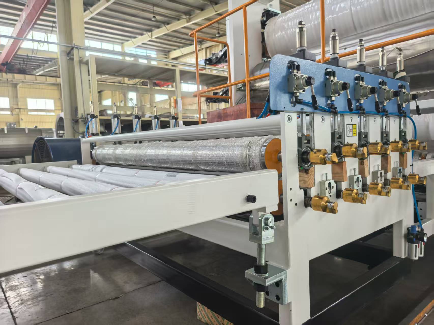 金纬机械 ABS 板材设备?  薄型ABS生产线 厂家