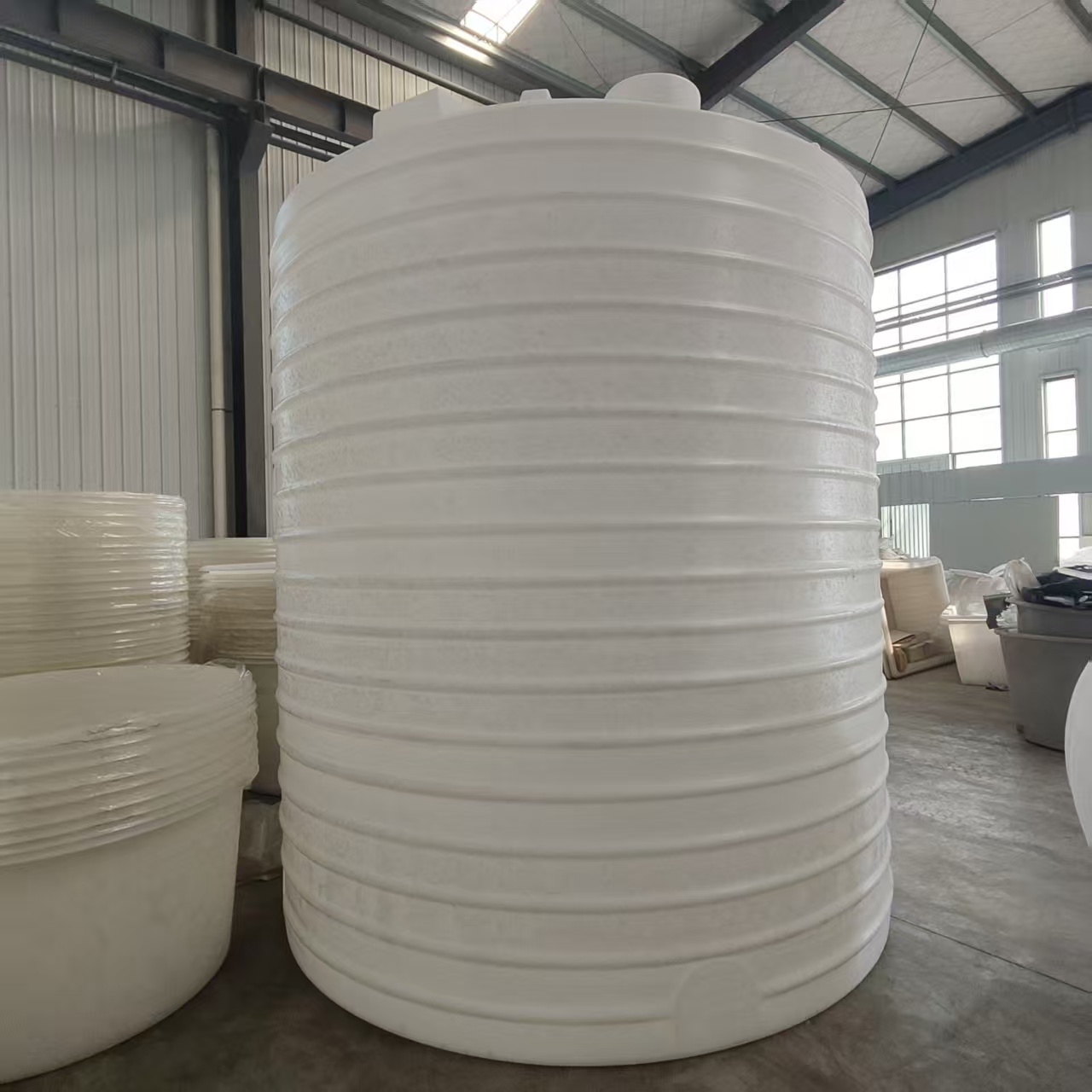 15立方絮凝剂搅拌桶 PE塑料材质 耐酸碱抗腐蚀 15吨聚乙烯加药箱