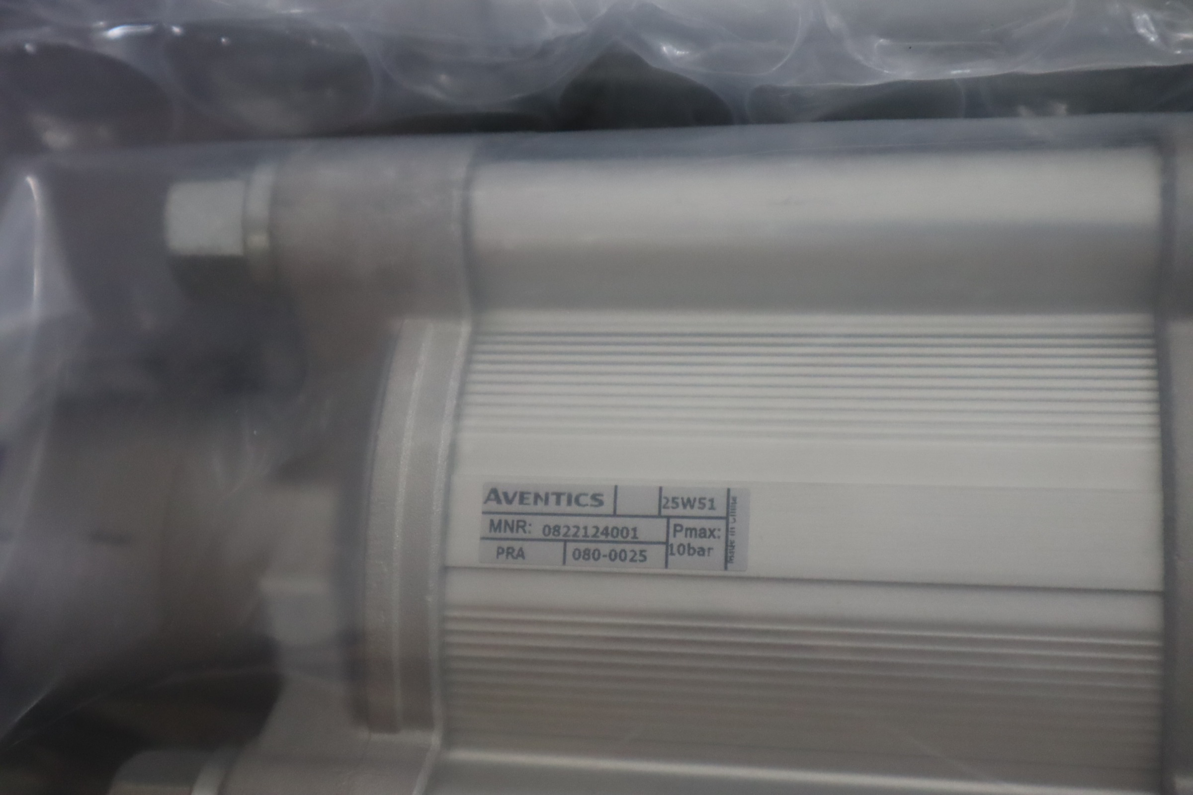 R413000904 0822124001 德国安沃驰AVENTICS 气动阀和气缸