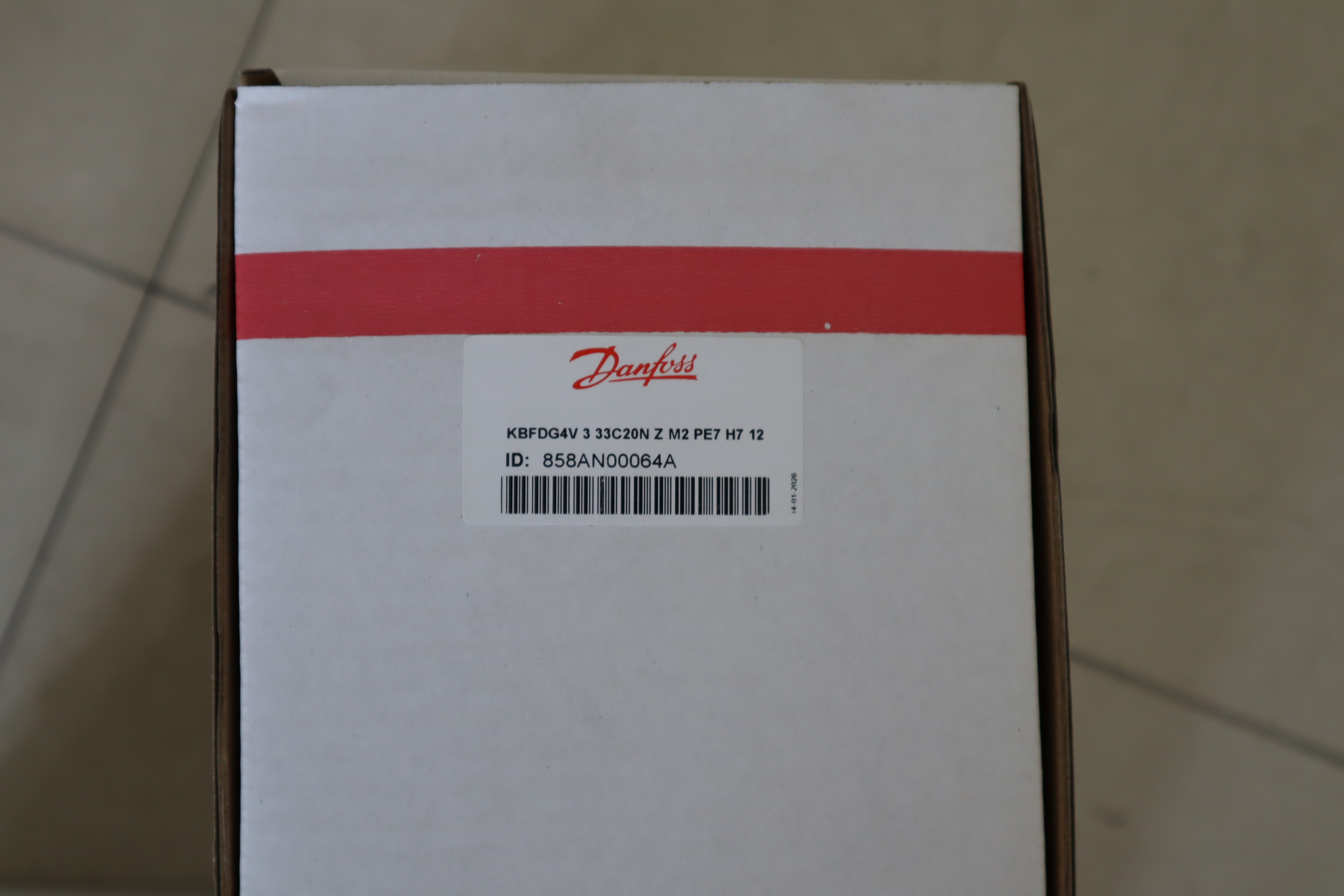 KBFDG4V-3-33C20N-Z-M2-PE7-H7-12 858AN00064A 威格士VICKERS阀