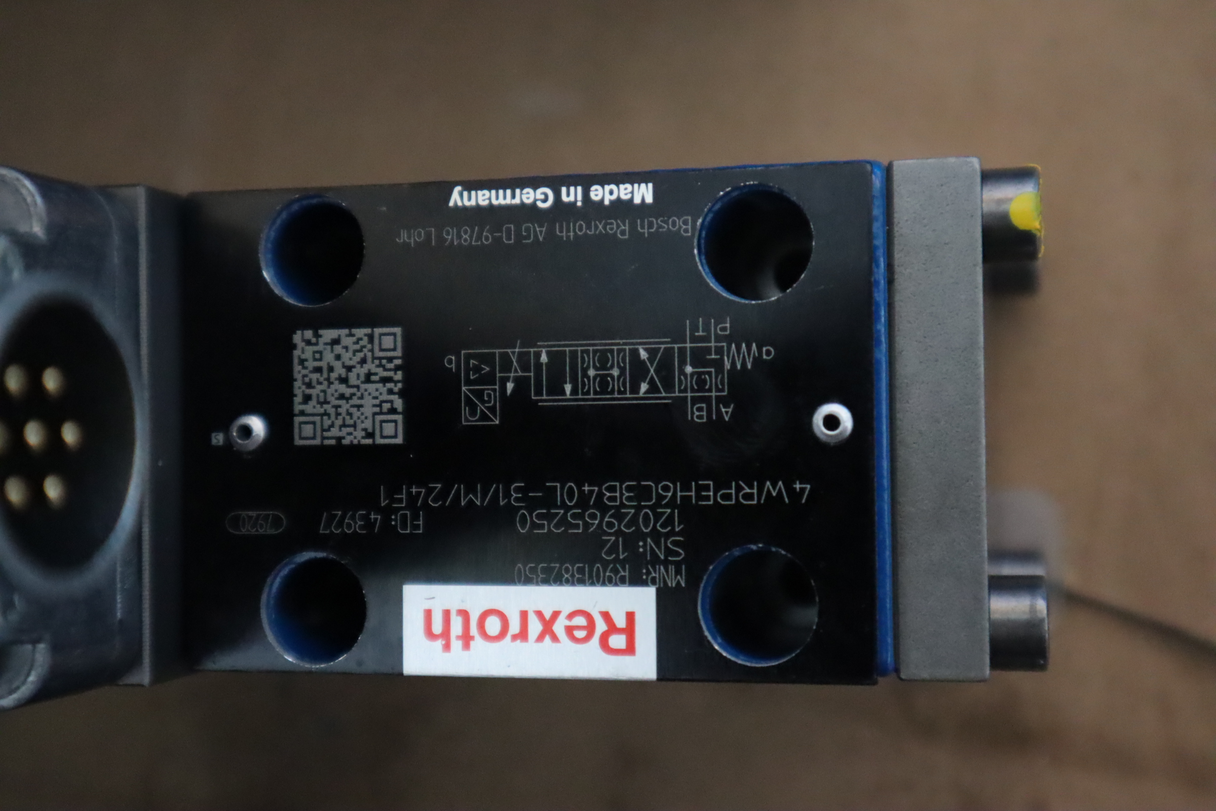 4WRPEH6C3B40L-31/M/24F1 R901382350 力士乐REXROTH高频响阀