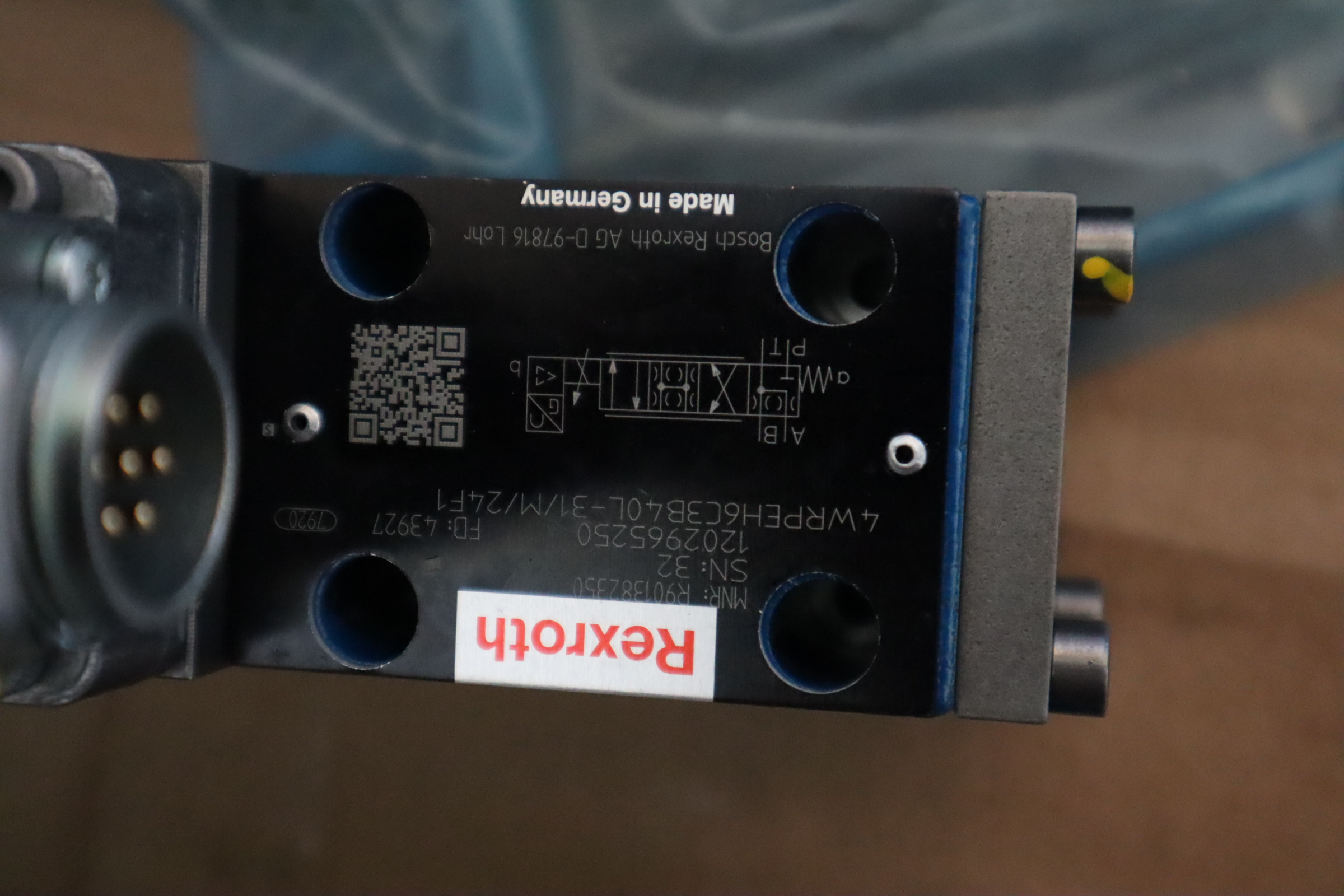 4WRPEH6C3B40L-31/M/24F1 R901382350 力士乐REXROTH高频响阀