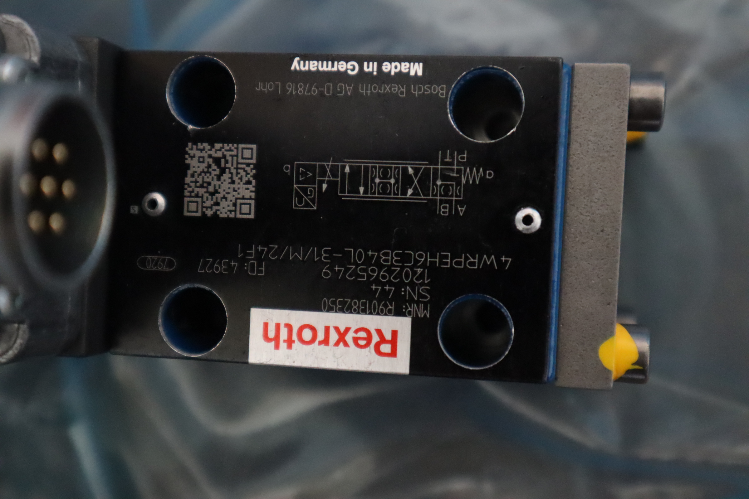 4WRPEH6C3B40L-31/M/24F1 R901382350 力士乐REXROTH高频响阀