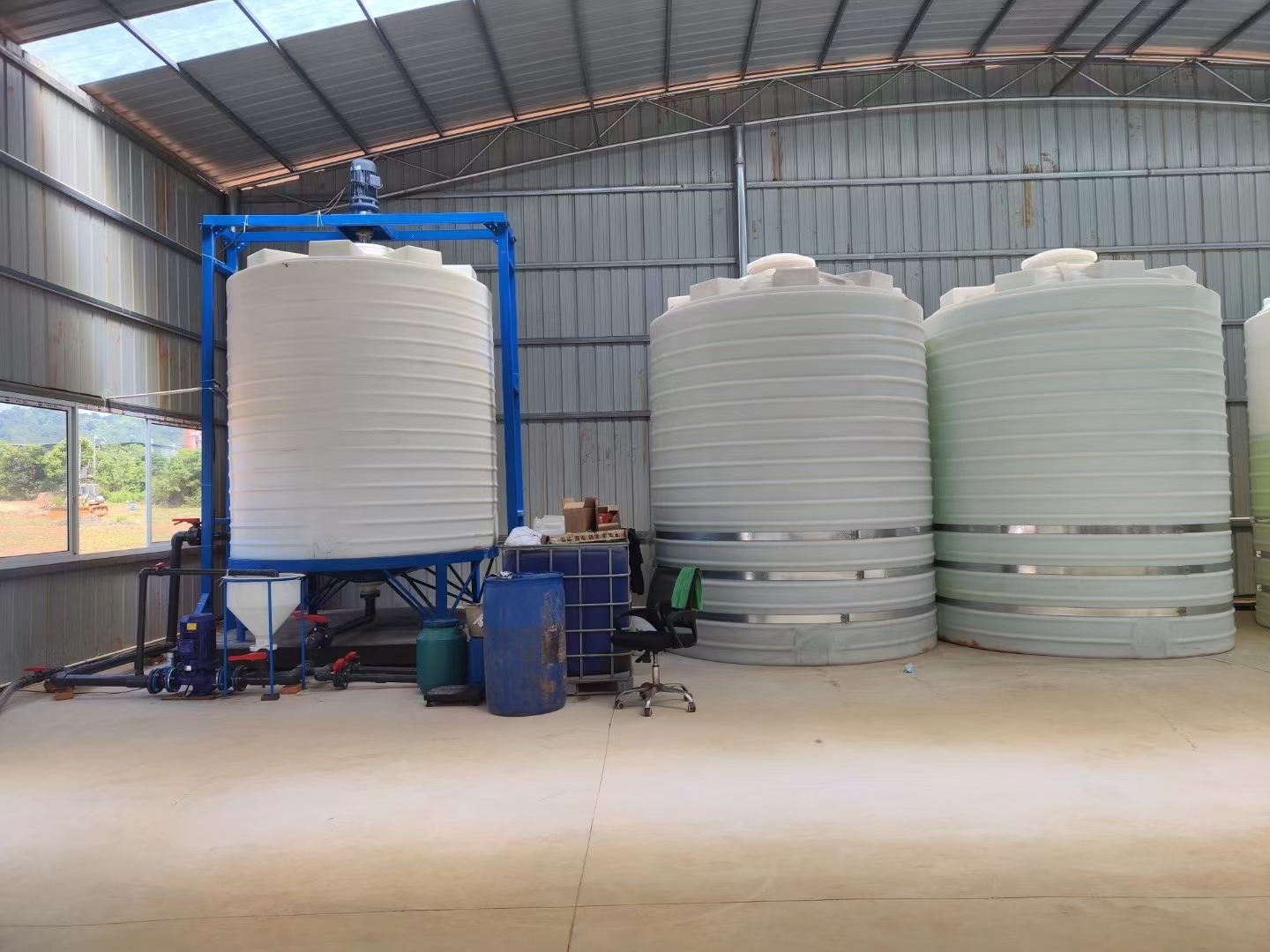 10立方氢氟酸储罐 加厚材质 一体成型 严把质量  湖北本地厂家