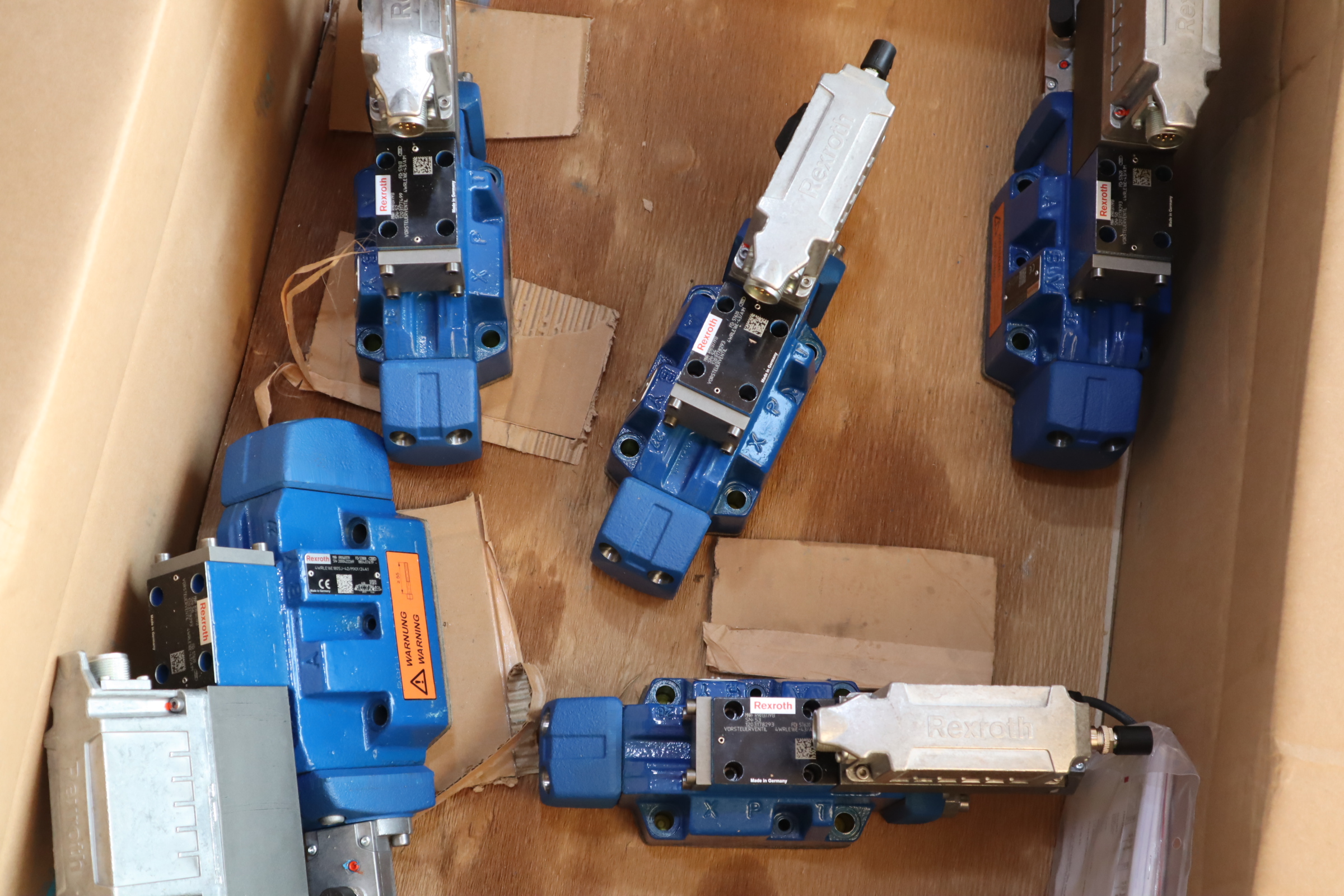 4WRLE16E180SJ-42/MXY/24A1 R901401779 德国力士乐REXROTH比例阀