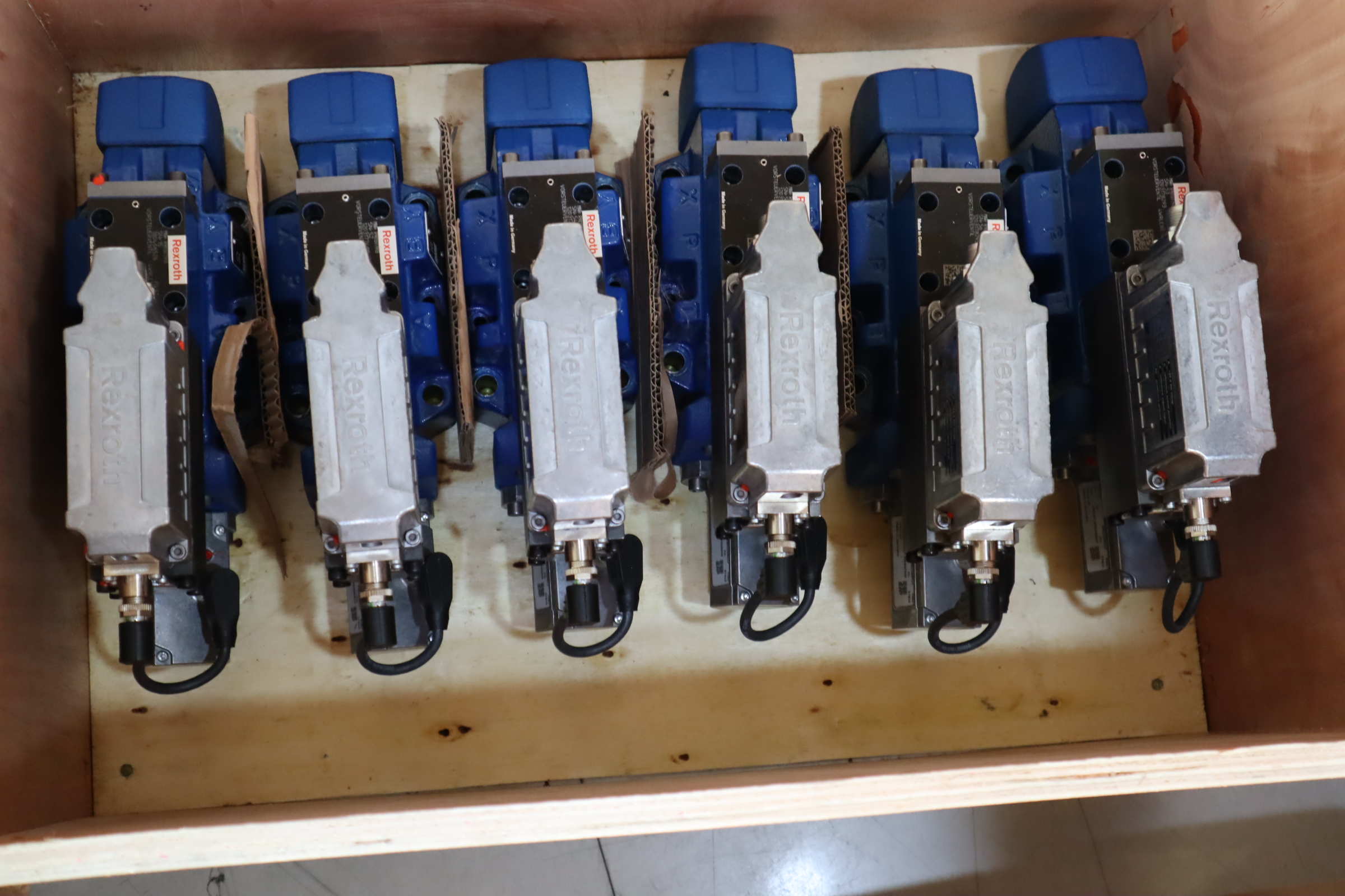 4WRLE16E180SJ-42/MXY/24A1 R901401779 德国力士乐REXROTH比例阀