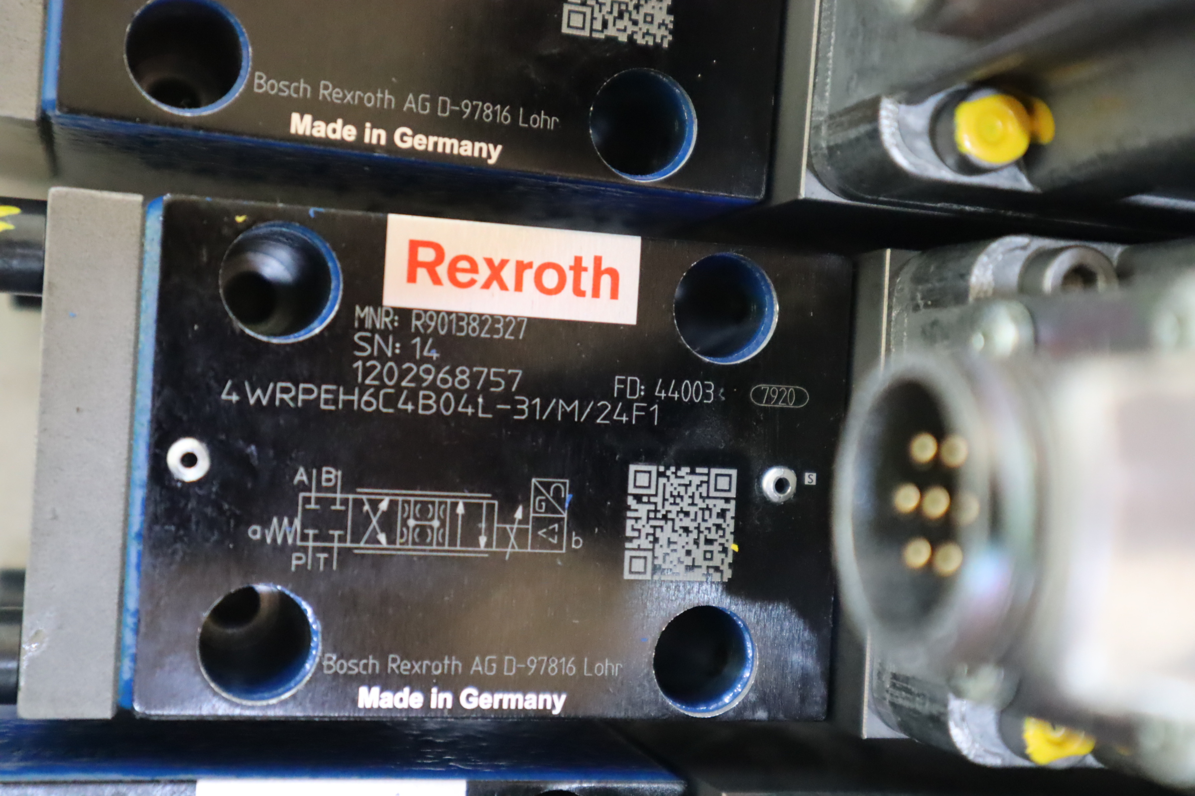 4WRPEH6C4B04L-3X/M/24F1 R901382327 力士乐REXROTH比例阀