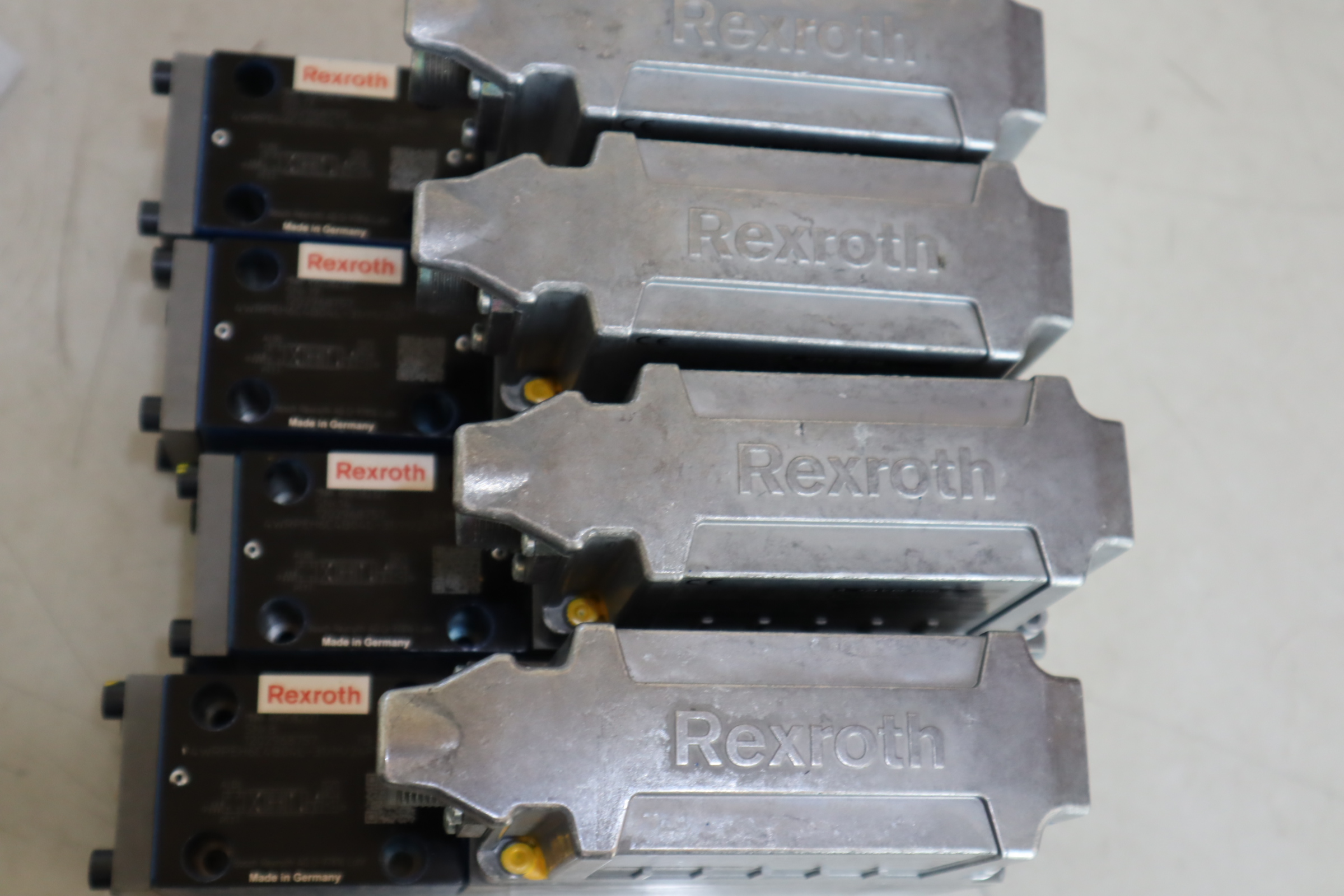 4WRPEH6C4B04L-3X/M/24F1 R901382327 力士乐REXROTH比例阀