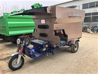 养牛电动喂料车 双边出料撒料车 大型牧场饲喂车