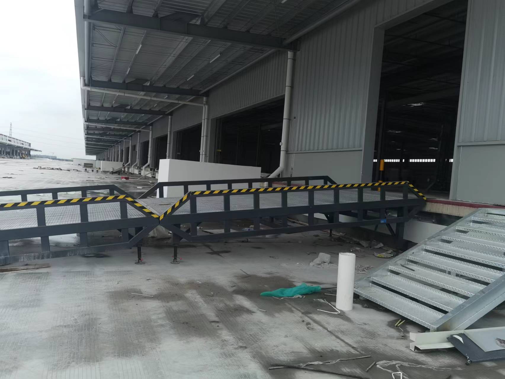 江苏叉车坡道登车桥载重量大