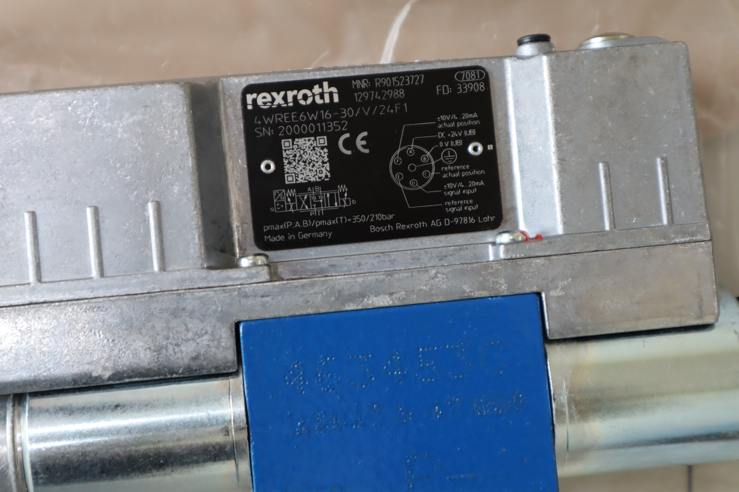 4WREE6W16-30/V/24F1 R901523727 德国力士乐REXROTH比例阀