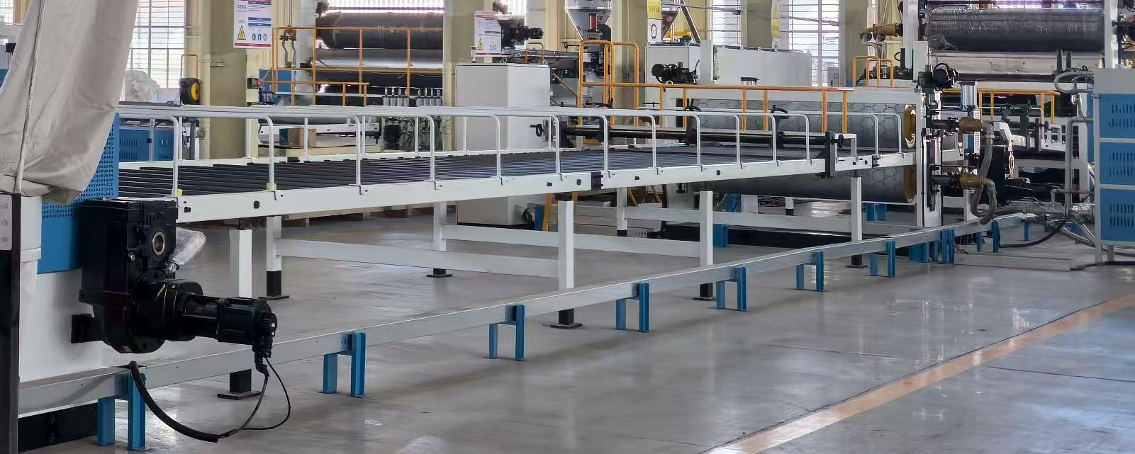 金纬机械PE 厚板设备厂家? PE 铝箔复合片材生产线 医药包装设备厂商