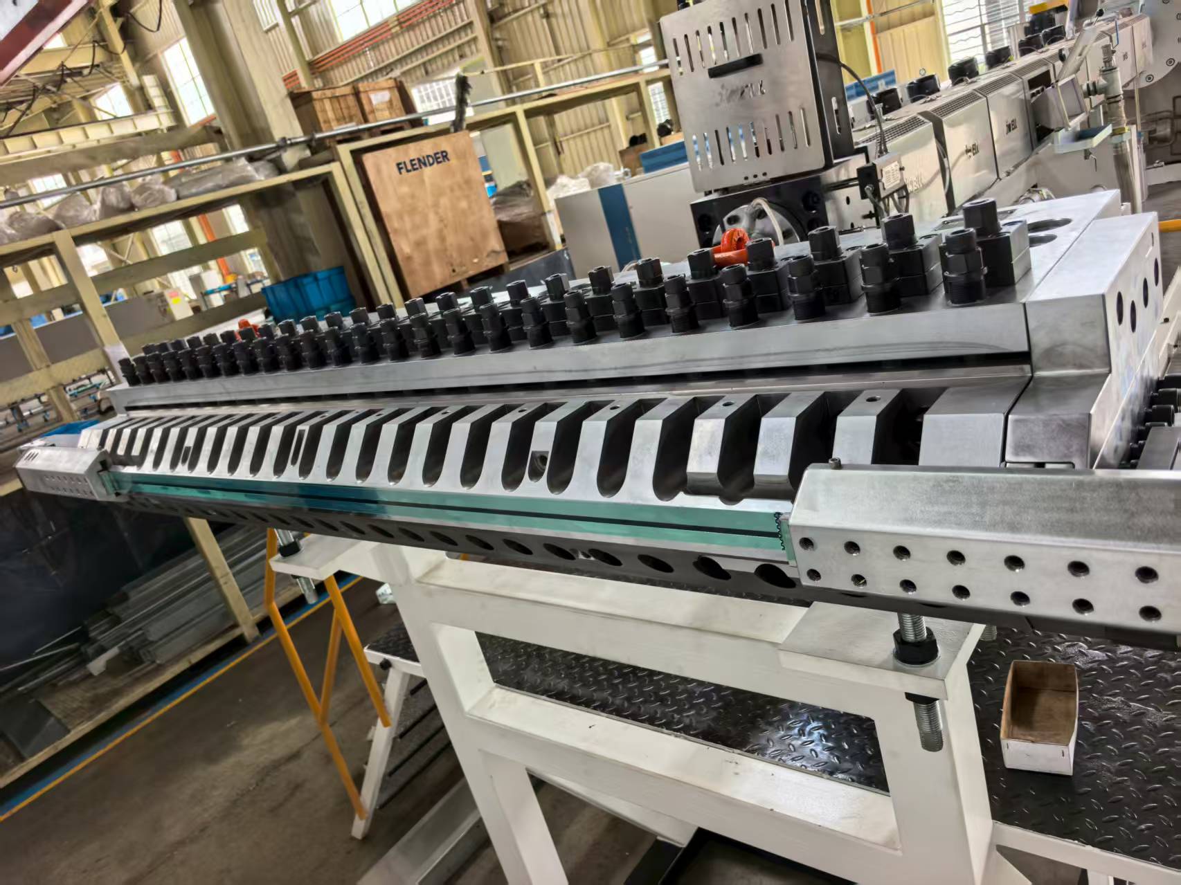 四川耐磨耗PVDF厚板设备 锂电池用 PVDF 板材生产线供应