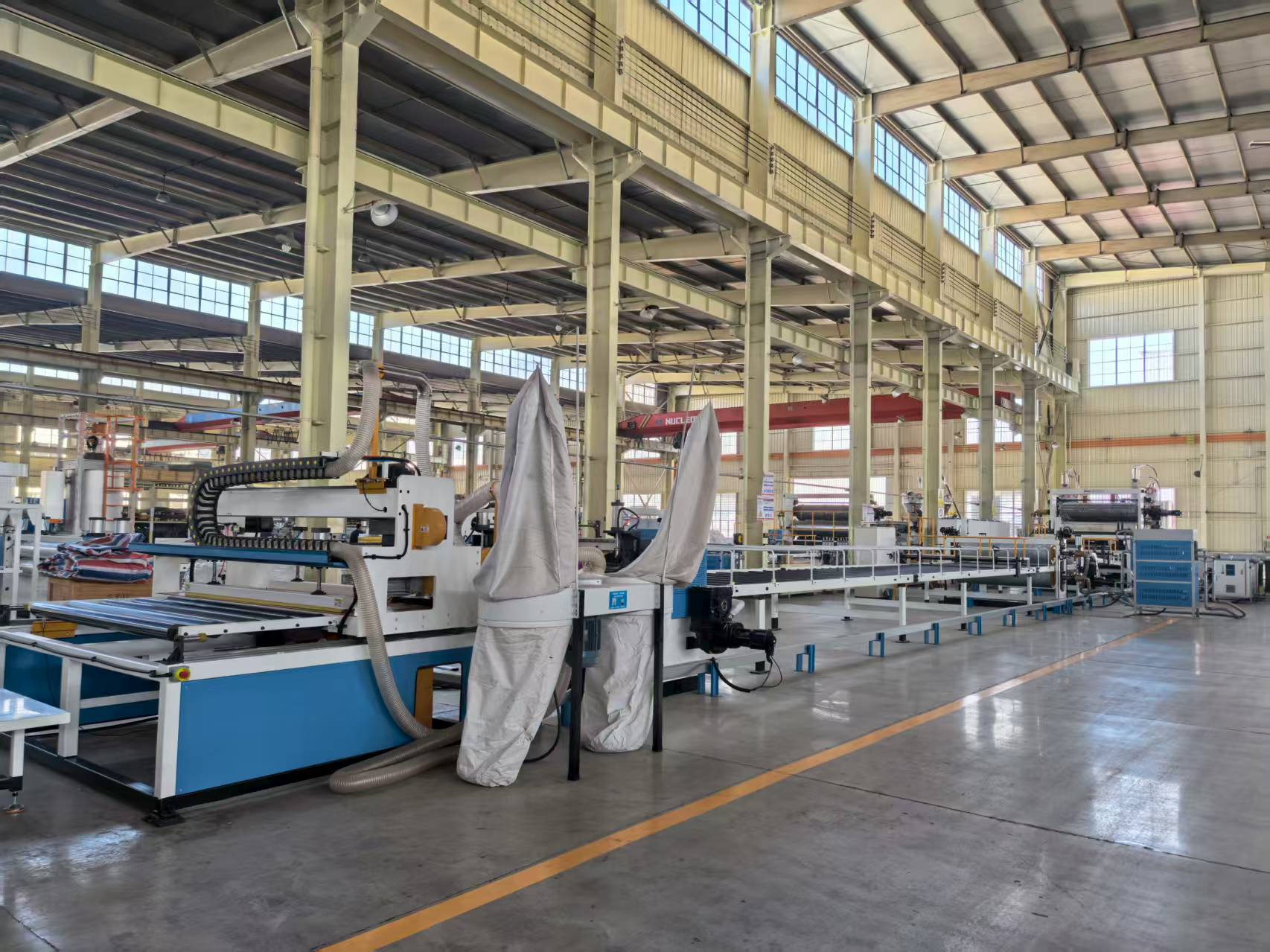 四川高效生产PVDF厚板设备阀门用 PVDF 板材生产线公司