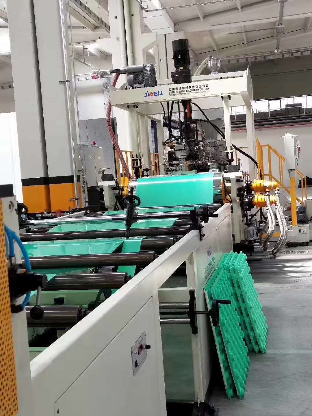 河北低能耗PS片材机    平双主机PS片材生产线