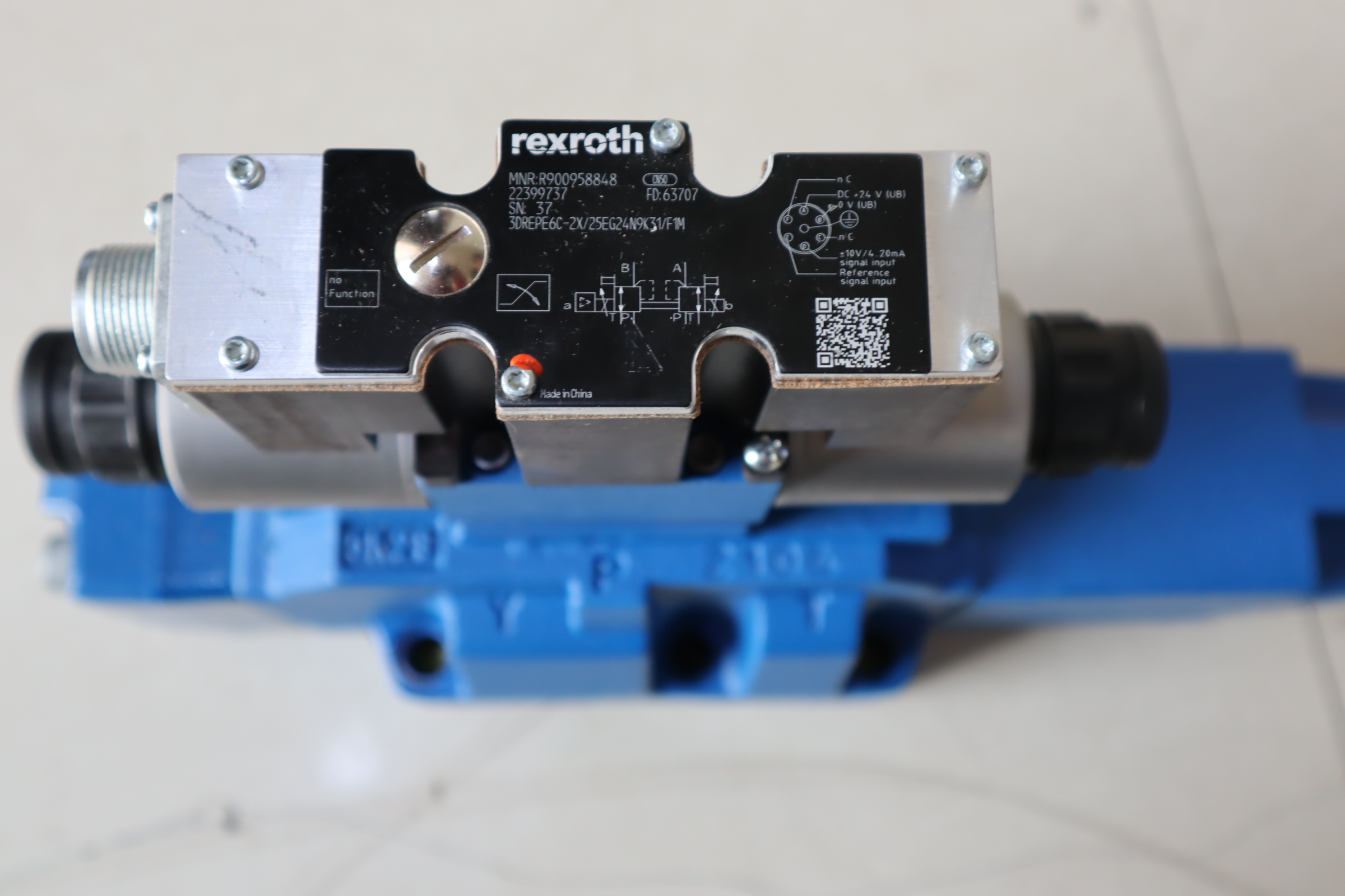 4WRZE25W8-220-72/6EG24N9EK31/F1D3M R900757604 力士乐REXROTH