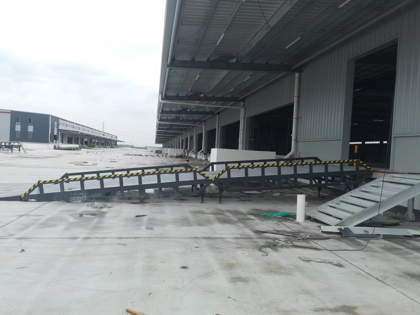 湖北叉车坡道登车桥款式多样