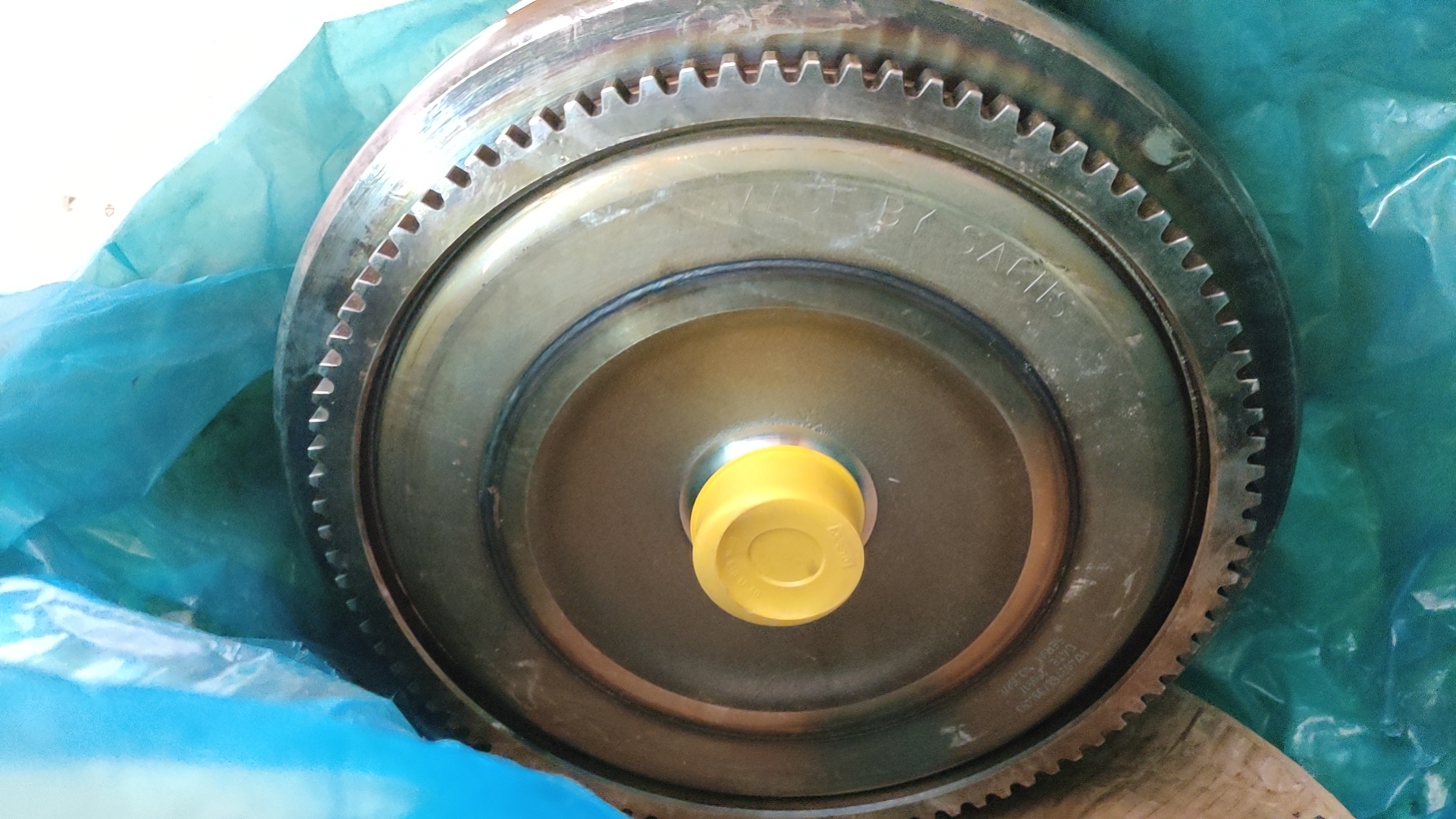 L220E变矩器11038383 