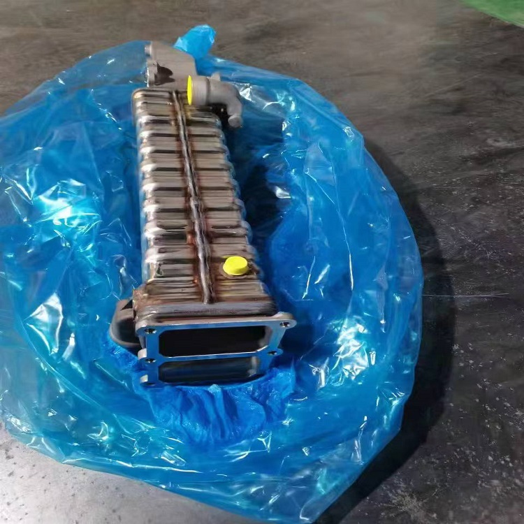 EGR冷却器21905785-EC350 EGR冷却器9021905787 D8K EGR冷却器23634274 适用于沃尔沃EC350D挖机配件