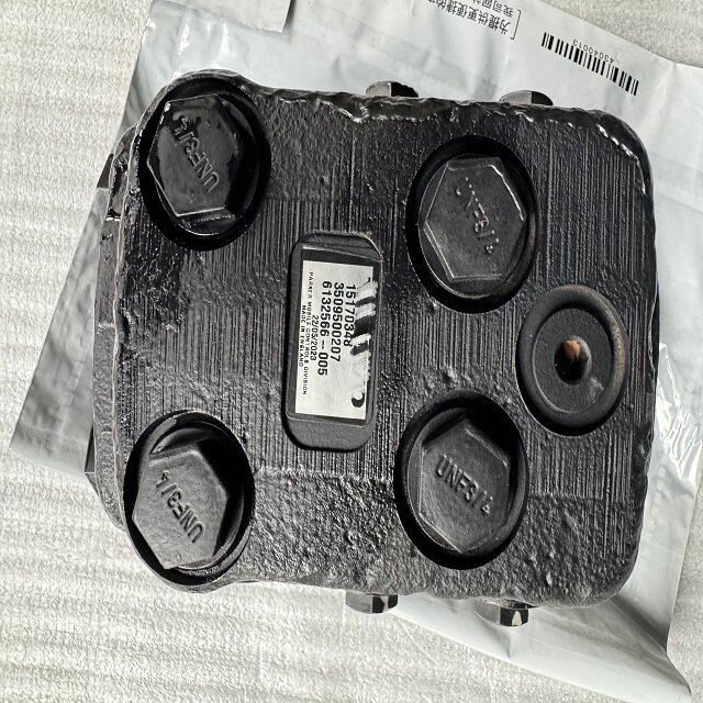 装载机液压阀15170348/11027552/15072231适用于沃尔沃L120F/150/180/220/L350装载机换档油阀