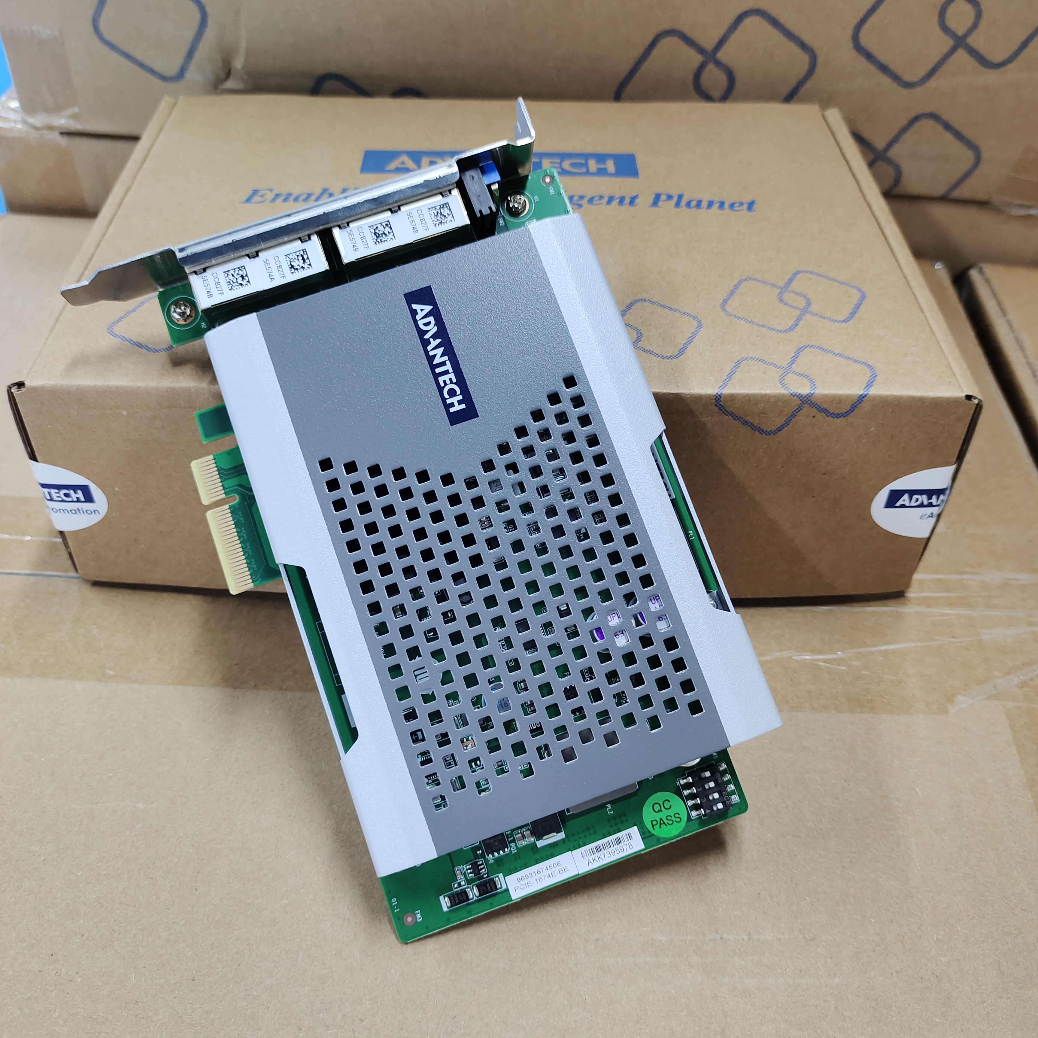 研华PCIE-1674E视觉采集卡 英特尔I350芯片4端口PCIE PoE+ GigE网卡